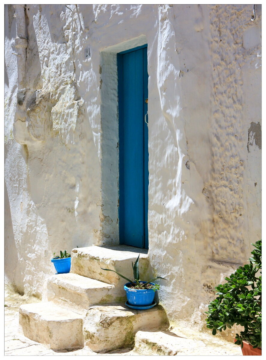 Ostuni - Una porta blu