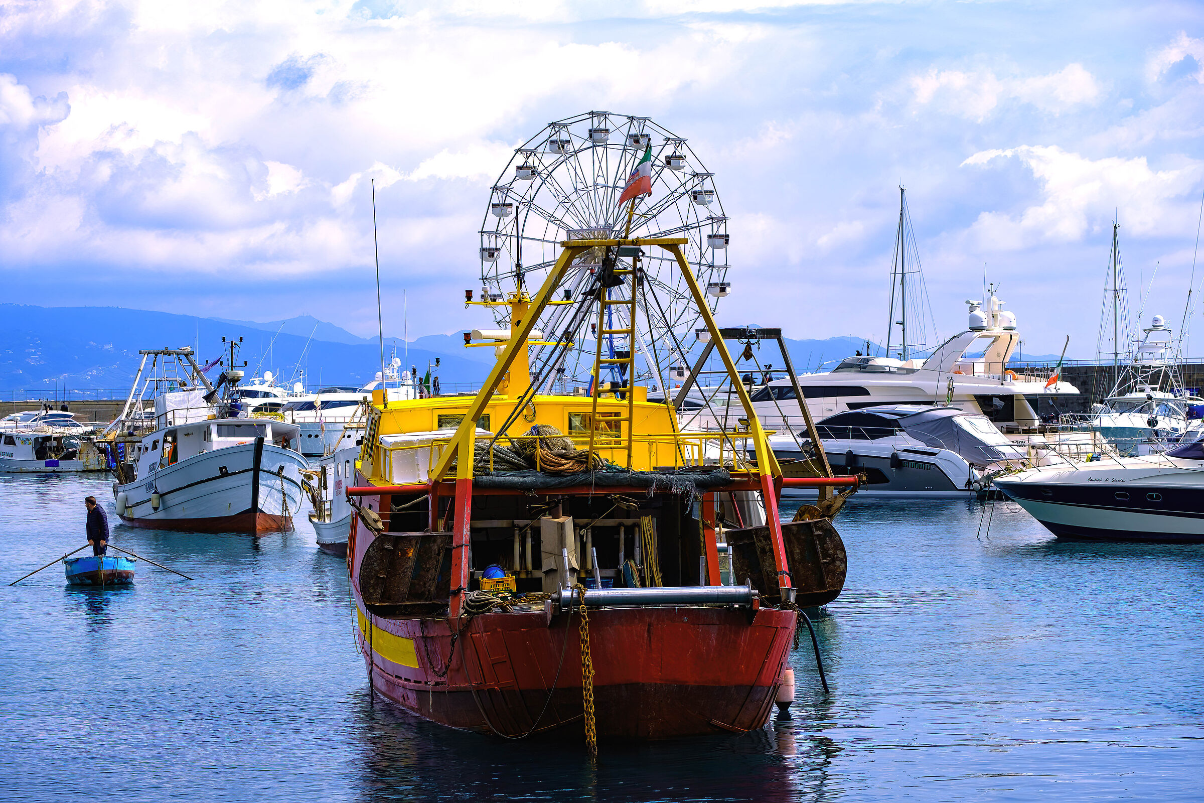 Very rare wheel boat