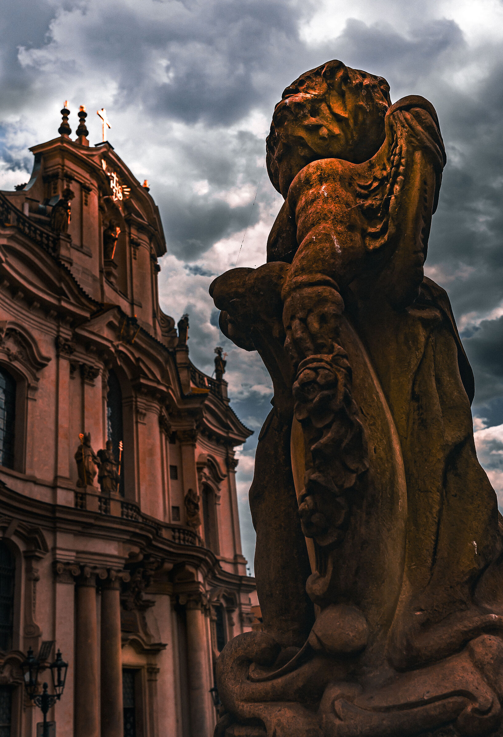 Waiting the storm in Prague