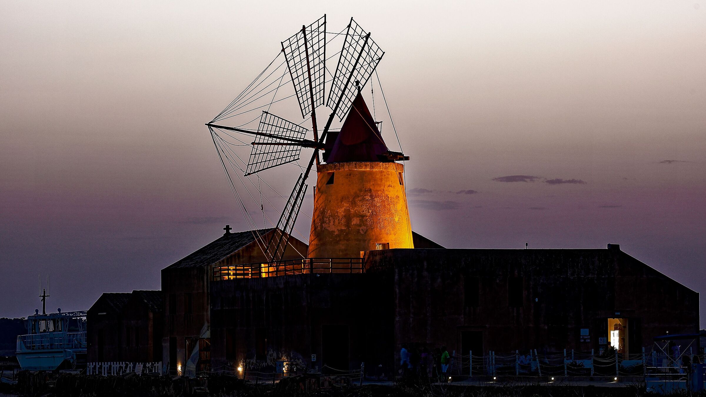 The mill of the salt pans