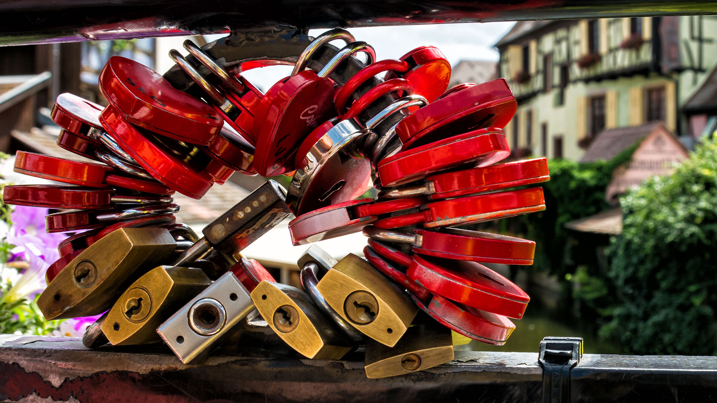 The padlocks of the Petite Venice