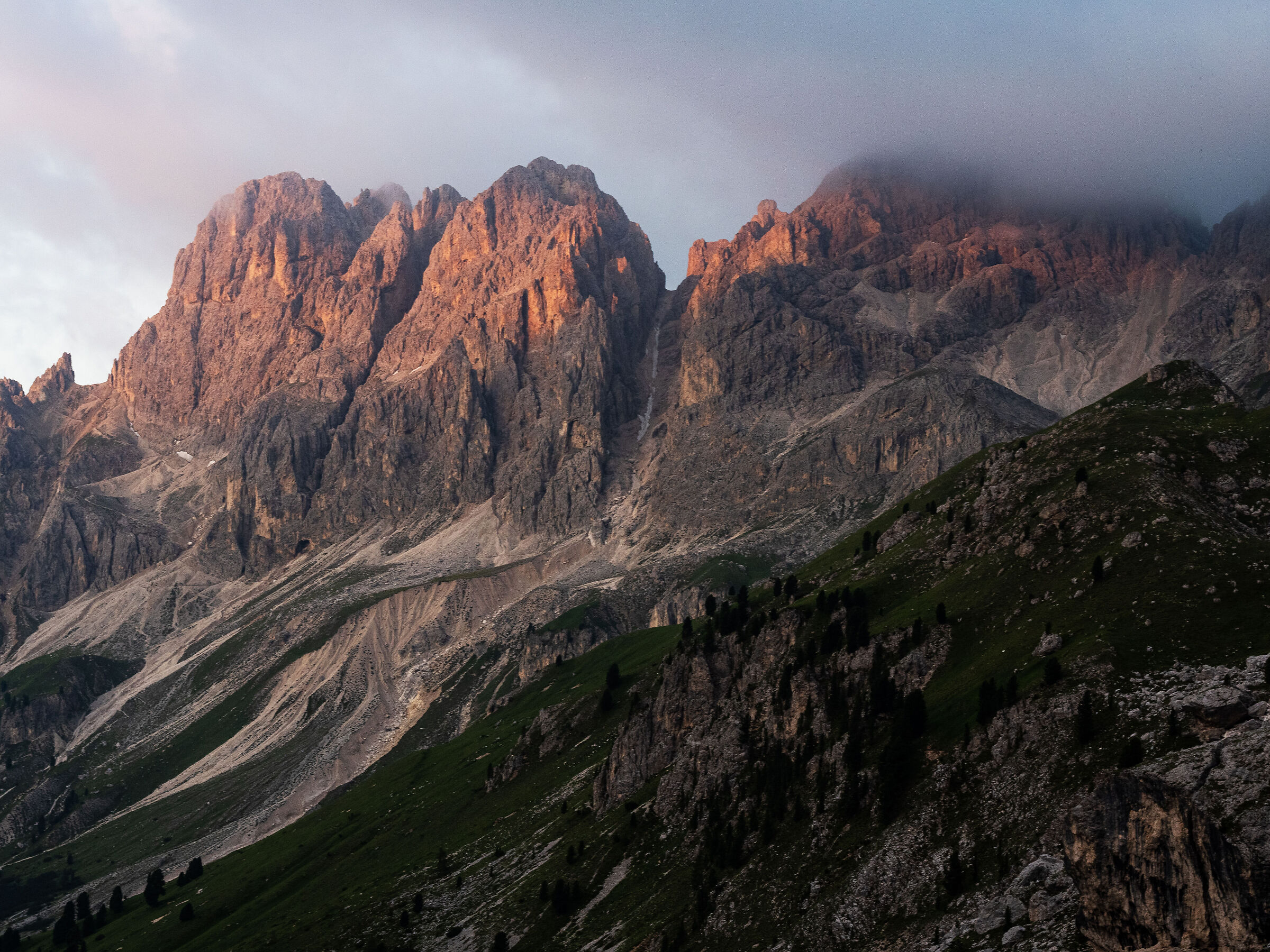 Sunrise in the Rosengarten Group from the Preuss Hut