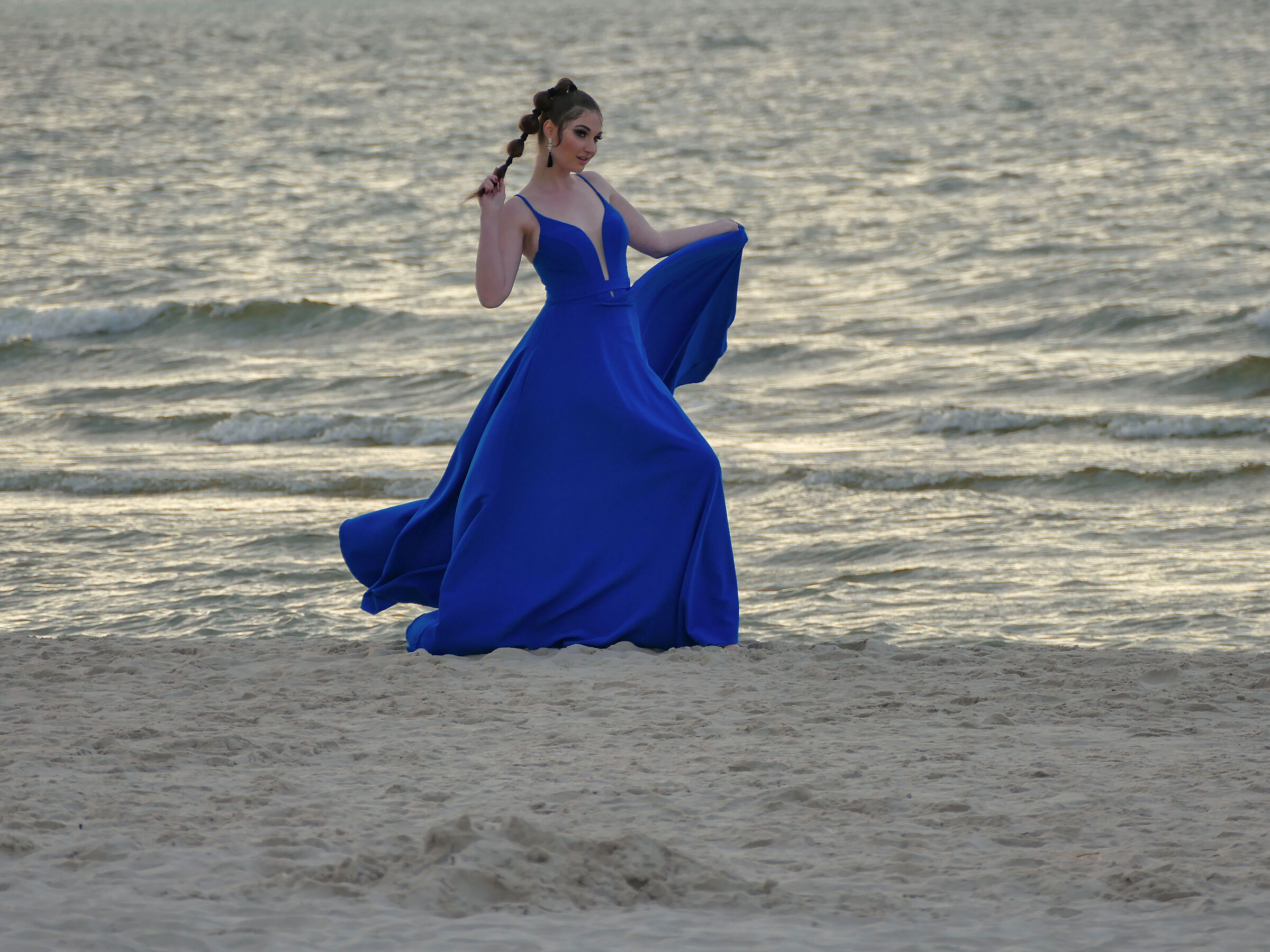 Una ragazza sulla spiaggia 2