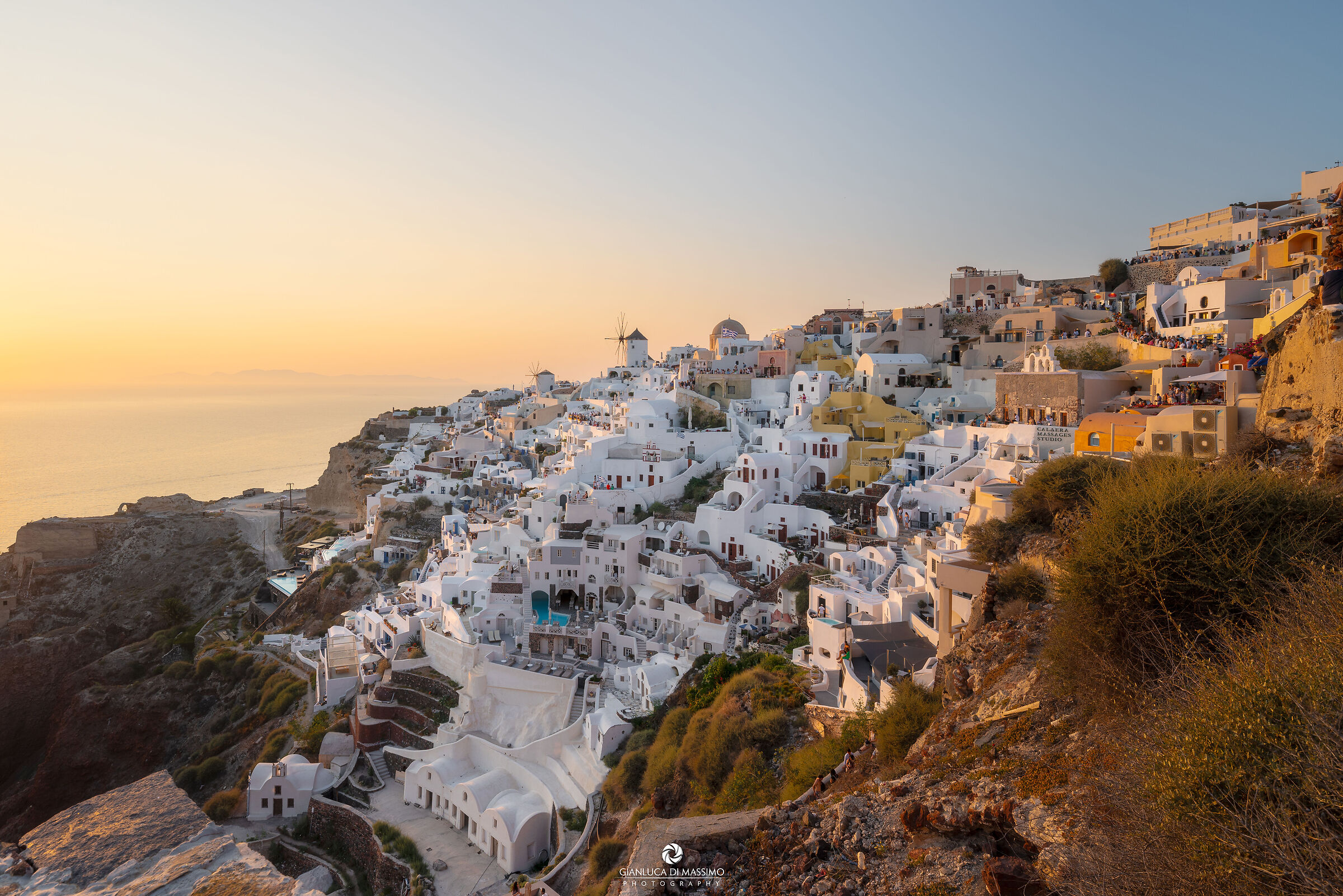 Oia takes the last rays