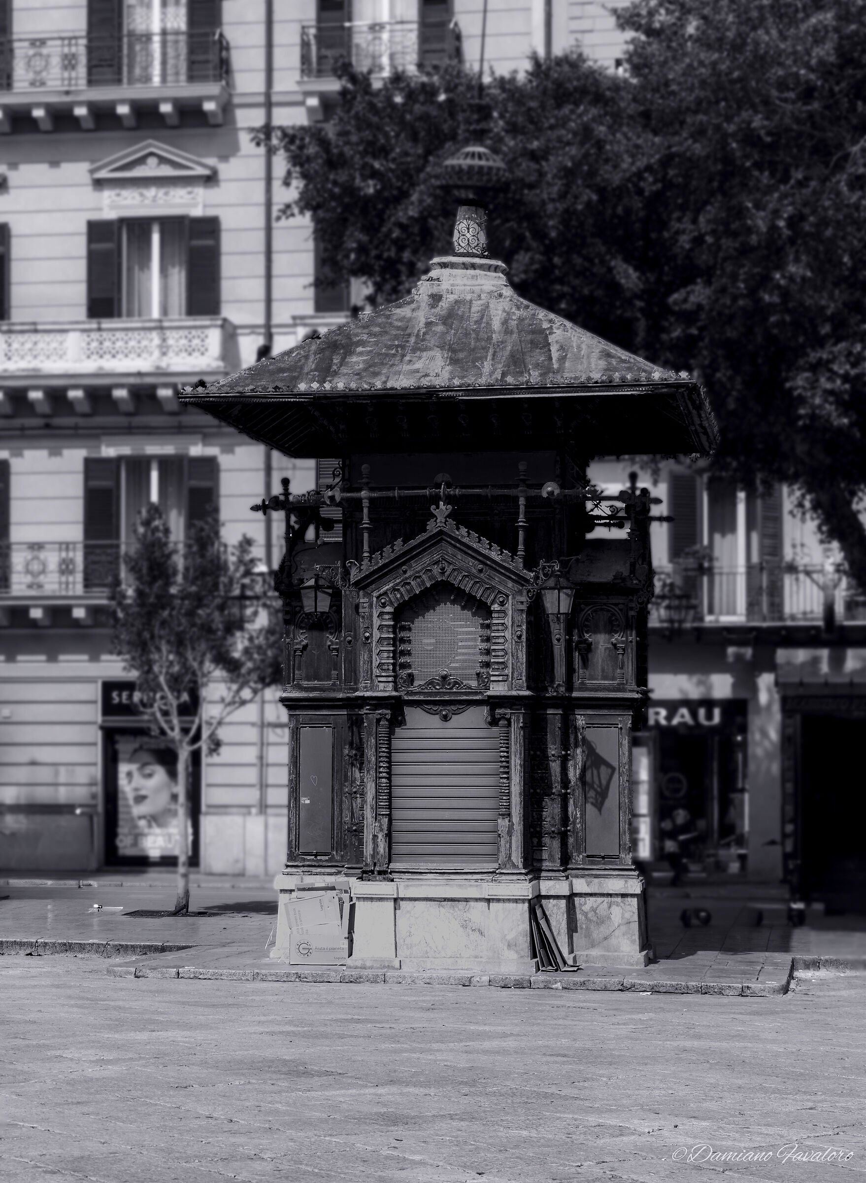 Palermo - Piazza Verdi - Chiosco Basile