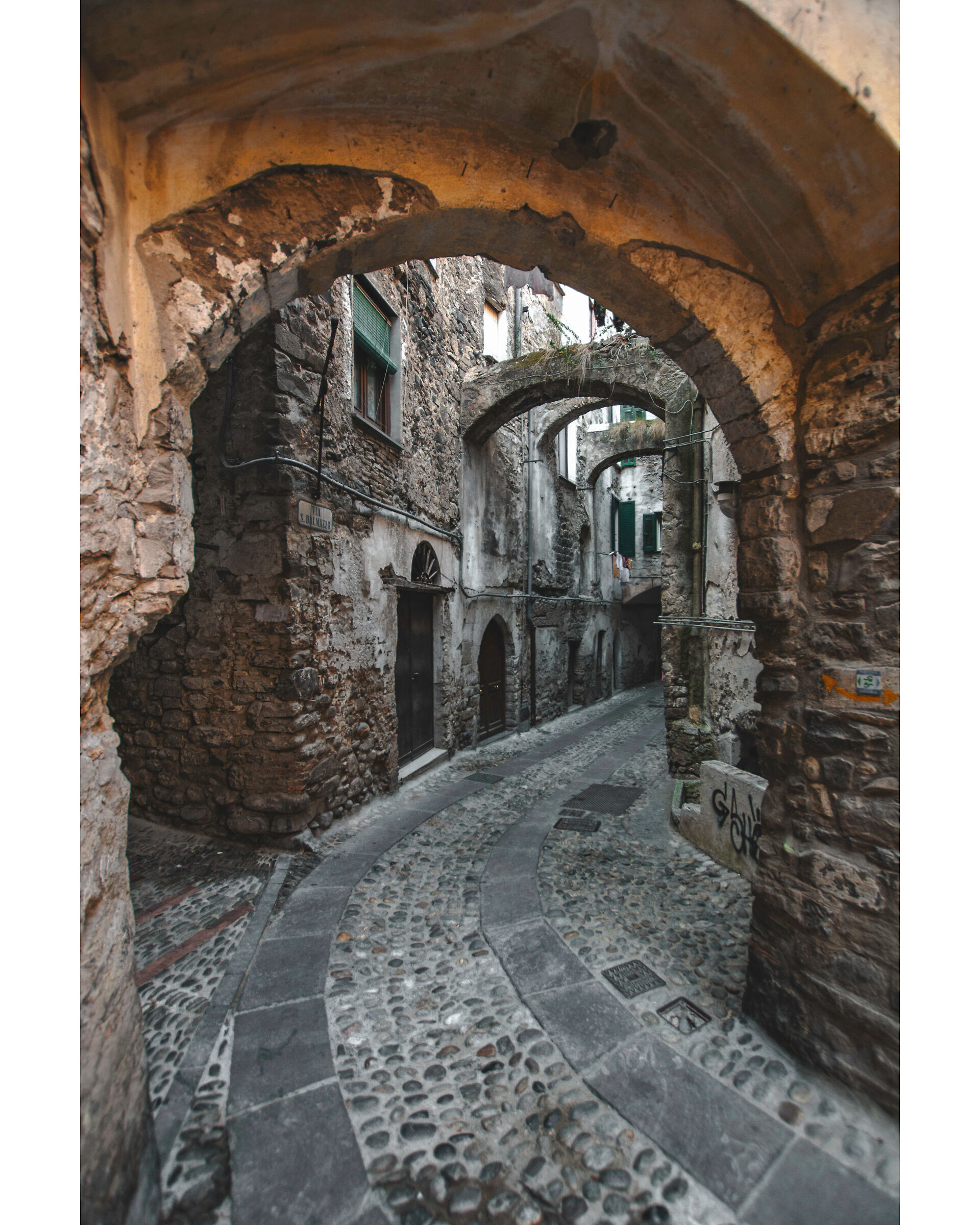 Arma di Taggia - girando per il vecchio Borgo _ taggia