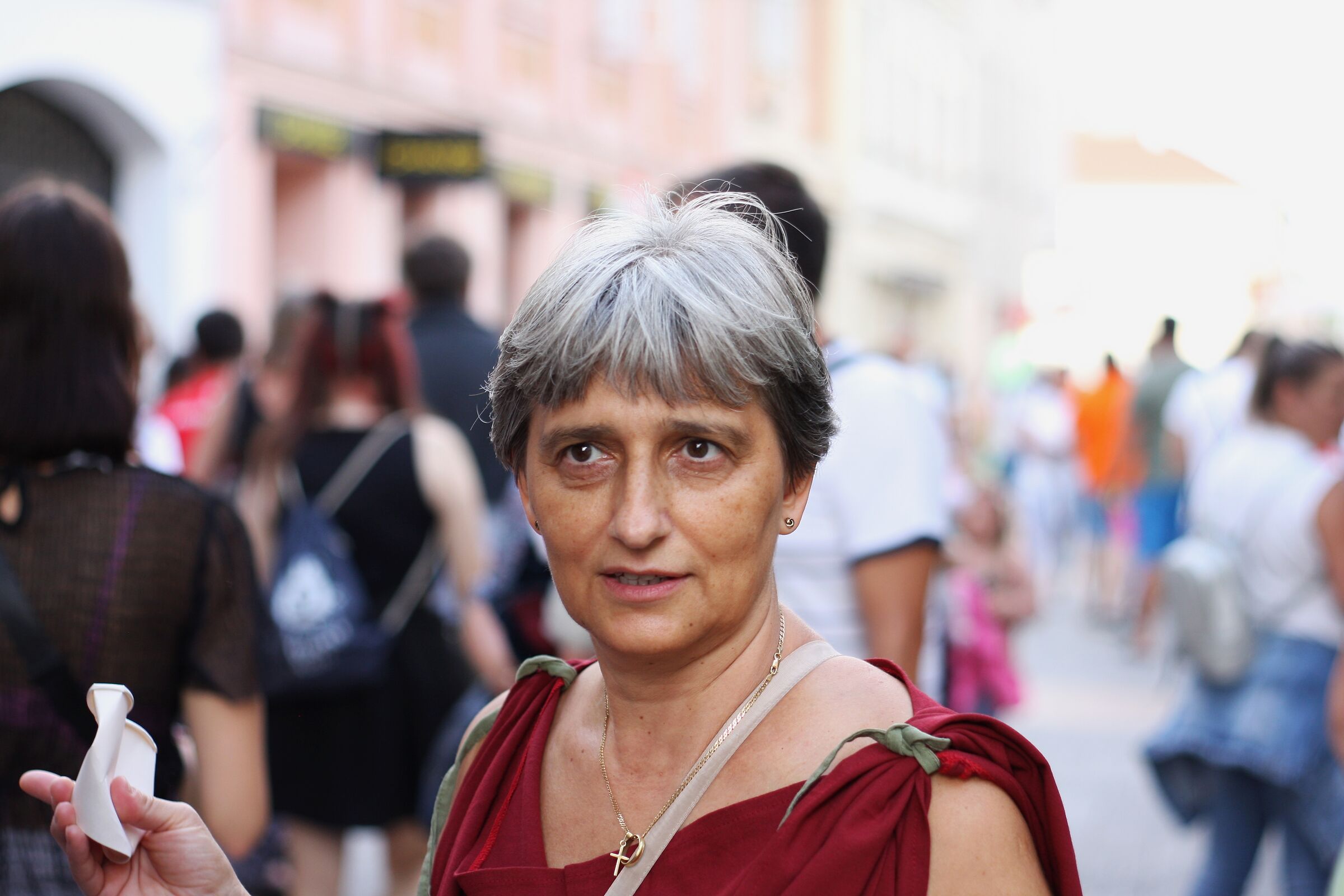 donna in codice di abbigliamento romano