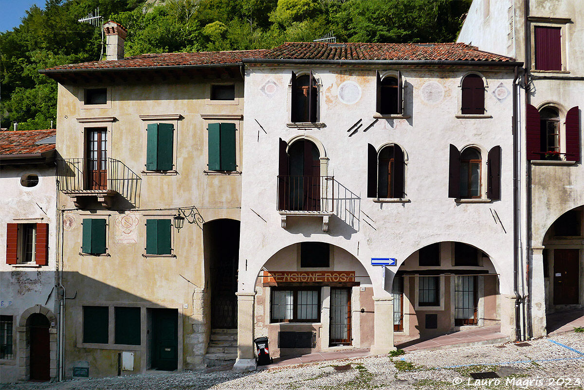 Glimpse Piazza Tiziano Vecelio