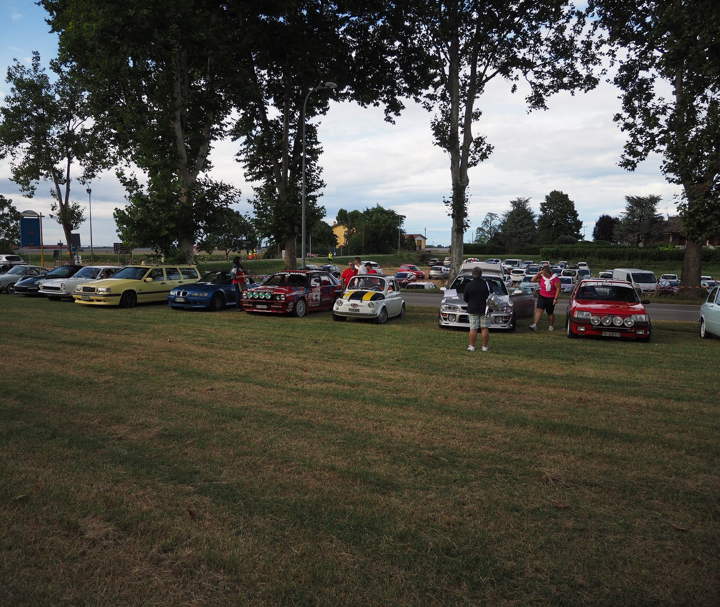 Vintage car meeting place