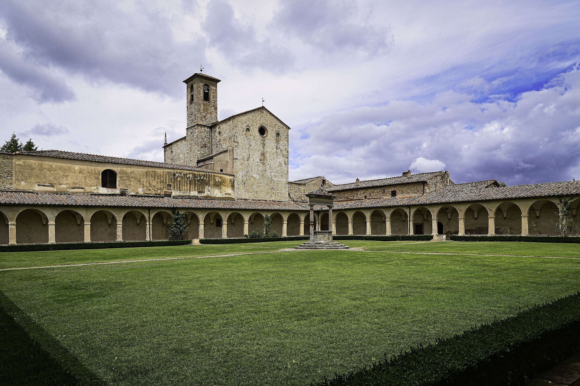 the cloister of the Certosa di Pontignano (SI)
