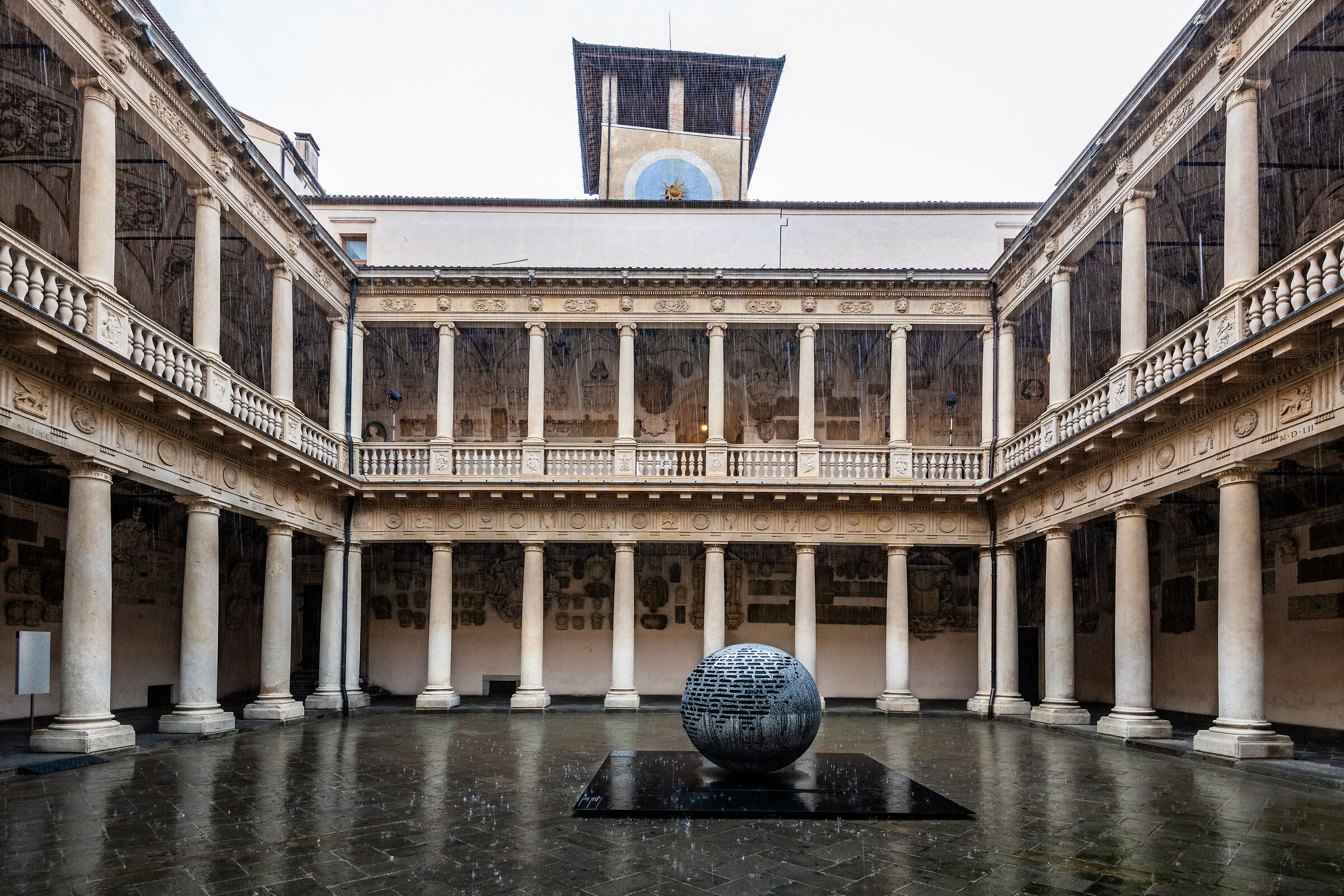 Rain and hail on the Bo