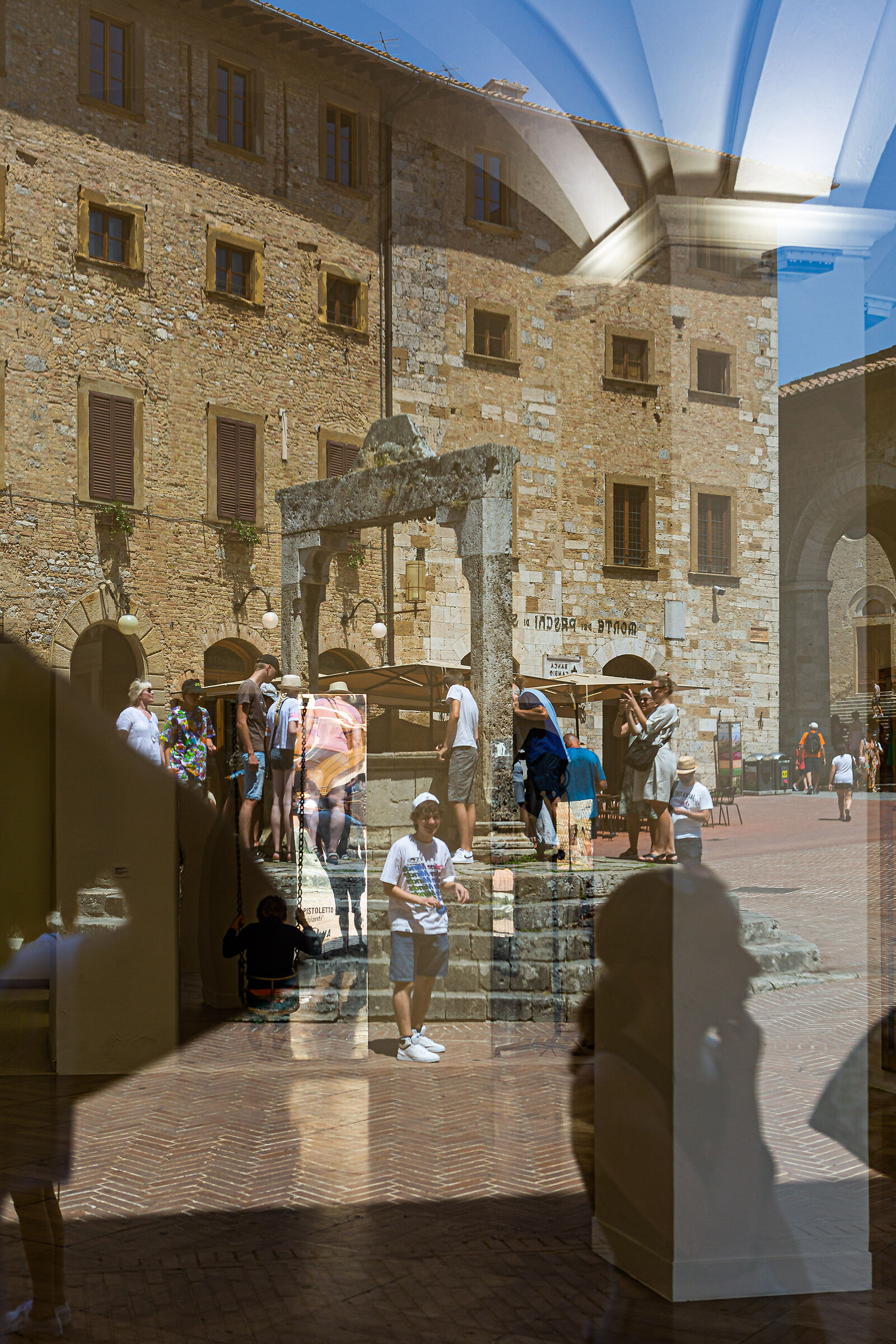 S. Gimignano in the mirror