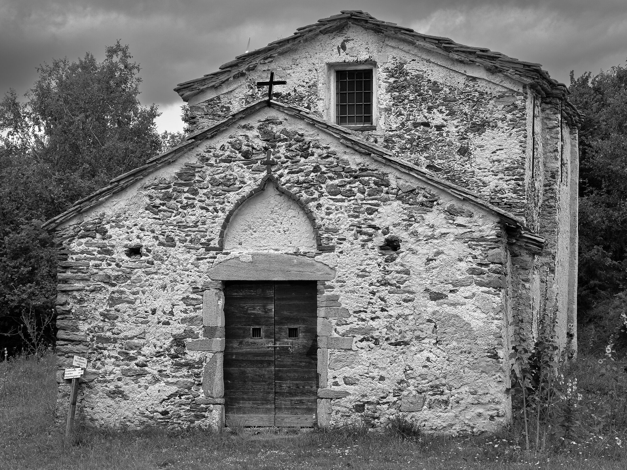Antica chiesetta di montagna