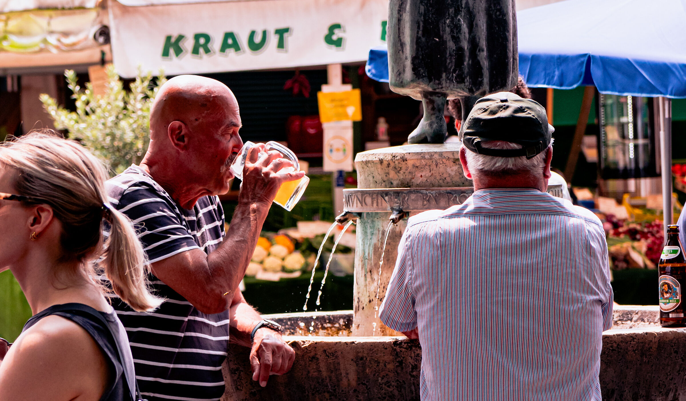 Rinfrescarsi a Viktualienmarkt