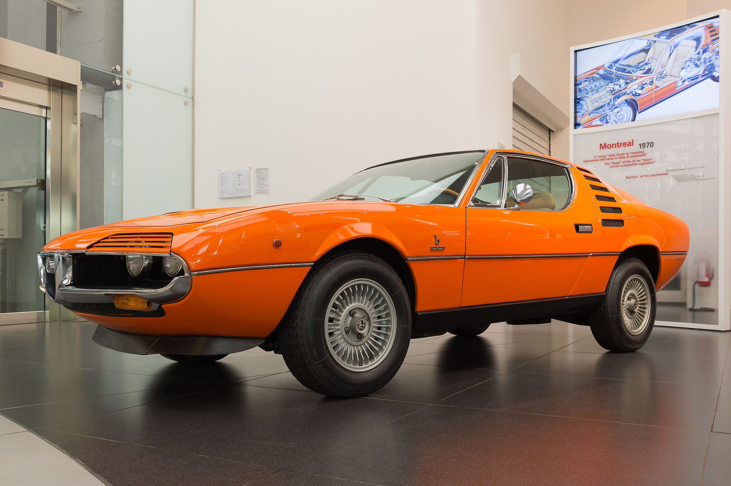 Alfa Romeo Montreal