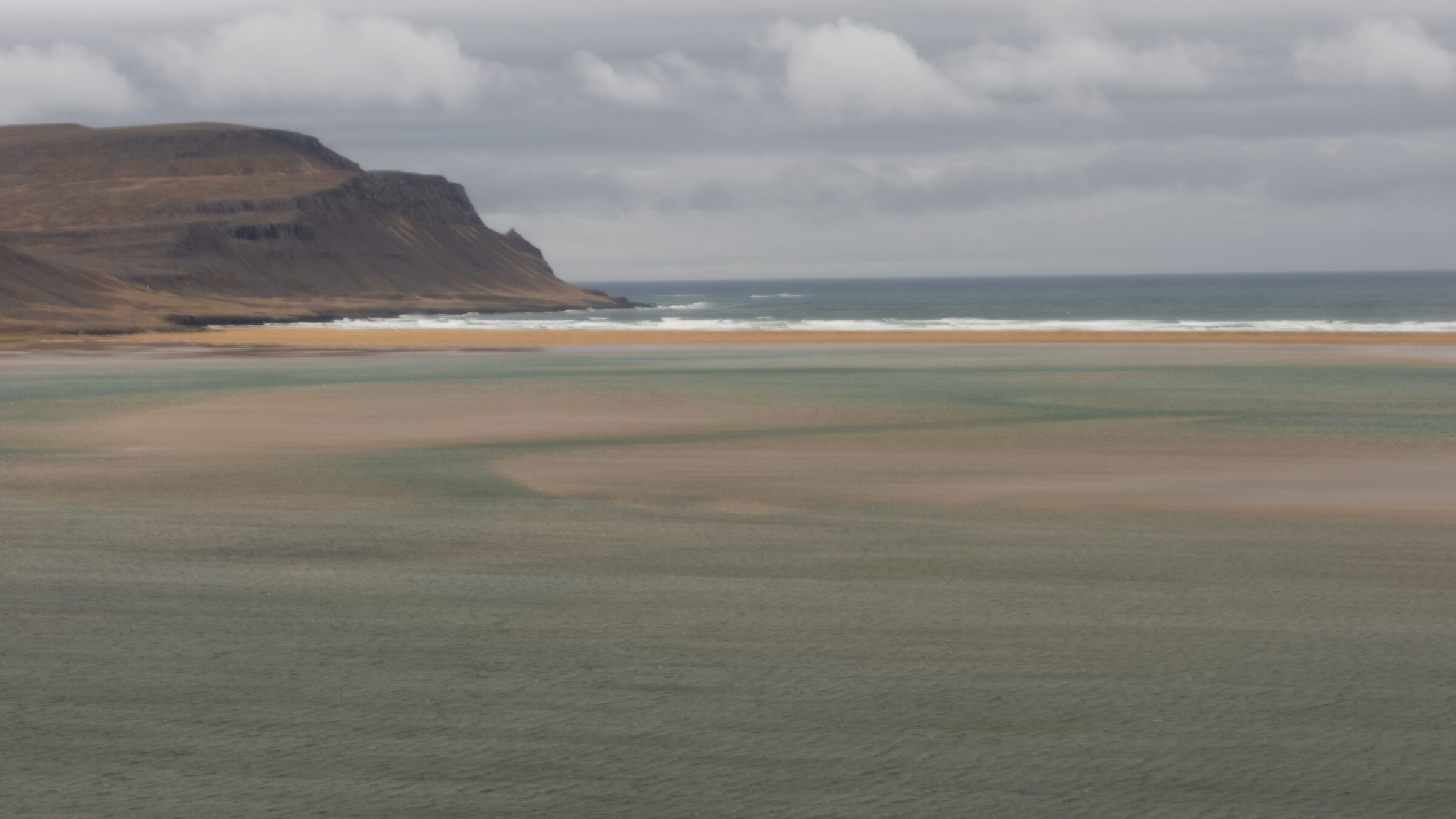 Nebbia a Rauðasandur Beach