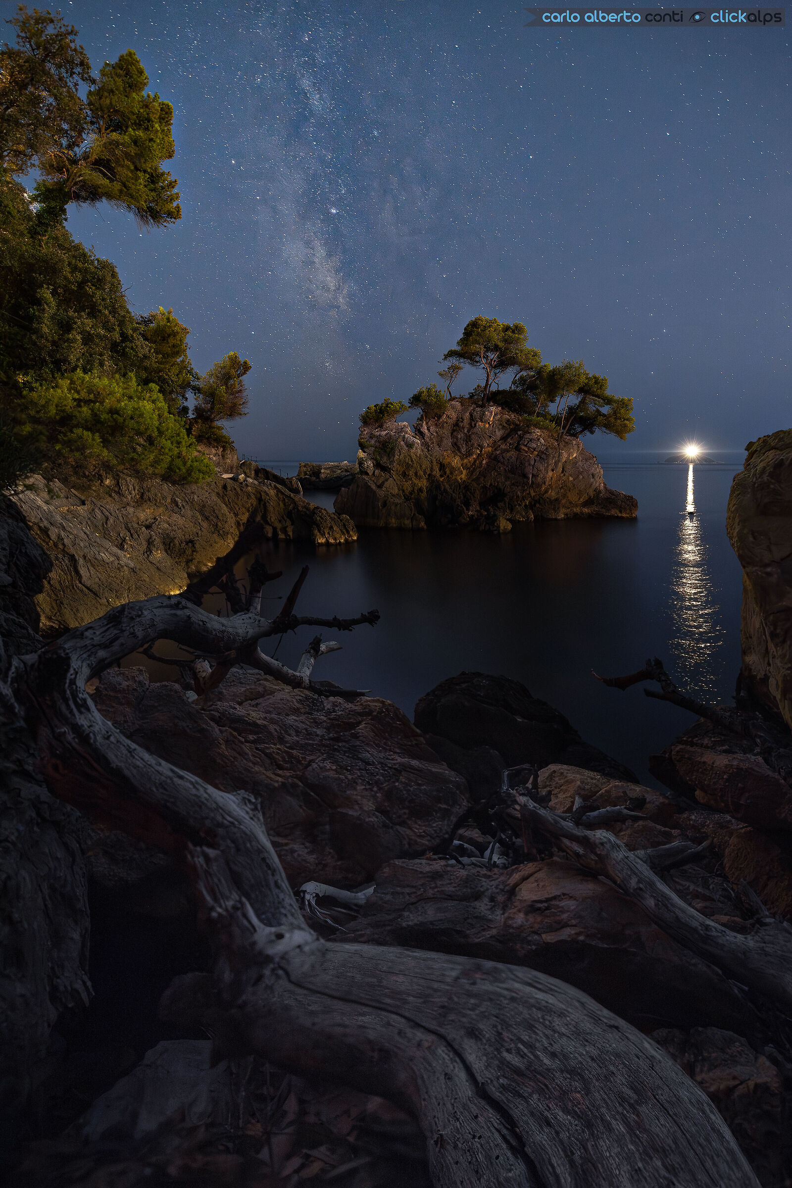 an ordinary night at pirate's bay