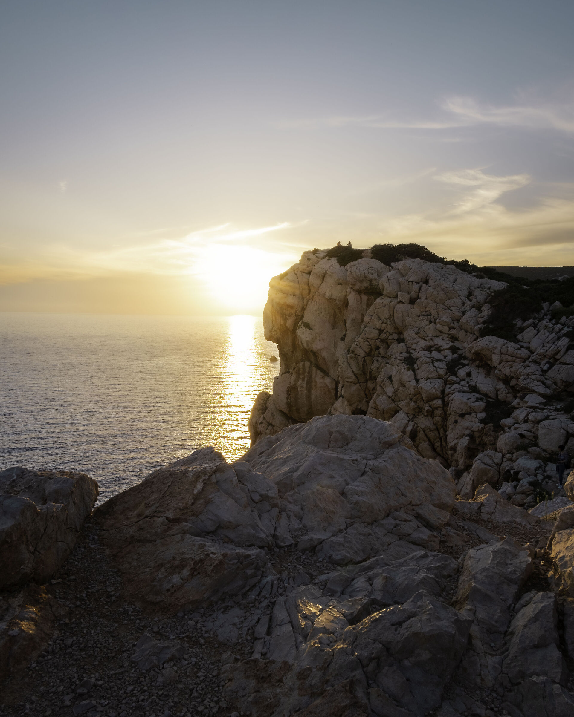 Accosta la tua sedia all'orlo del precipizio e ti narre