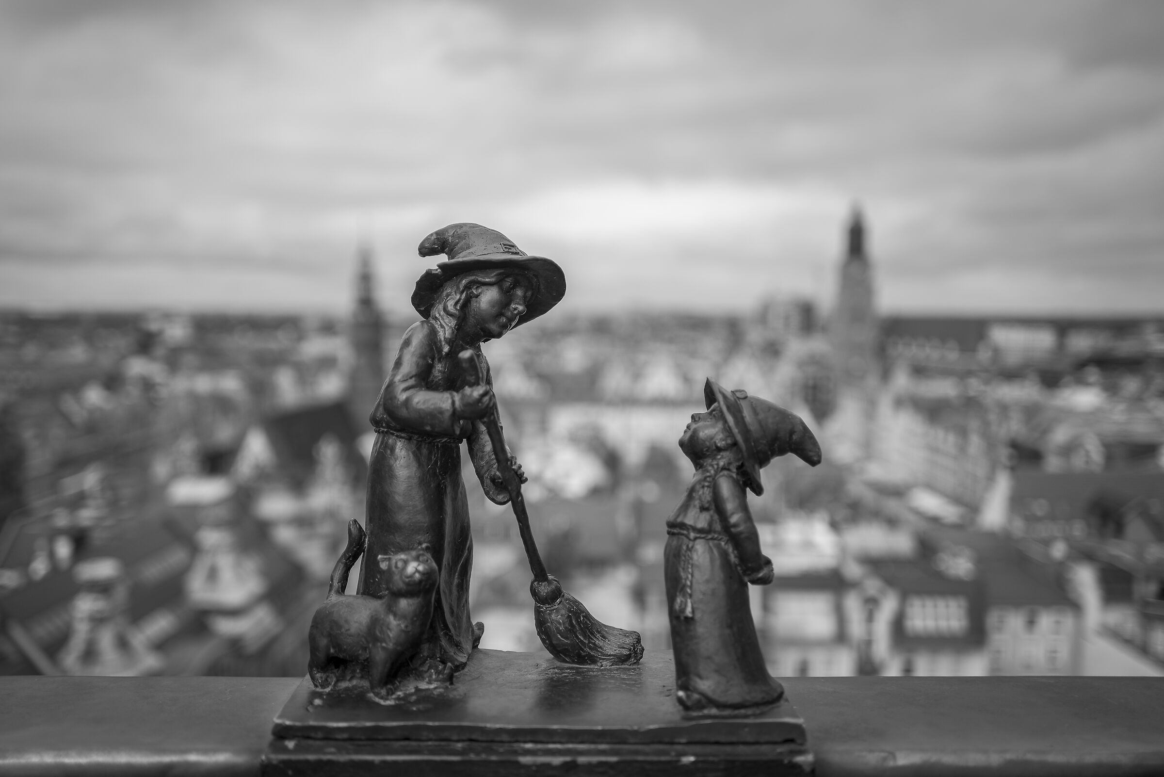 The dwarfs of Wroc&lstrok;aw