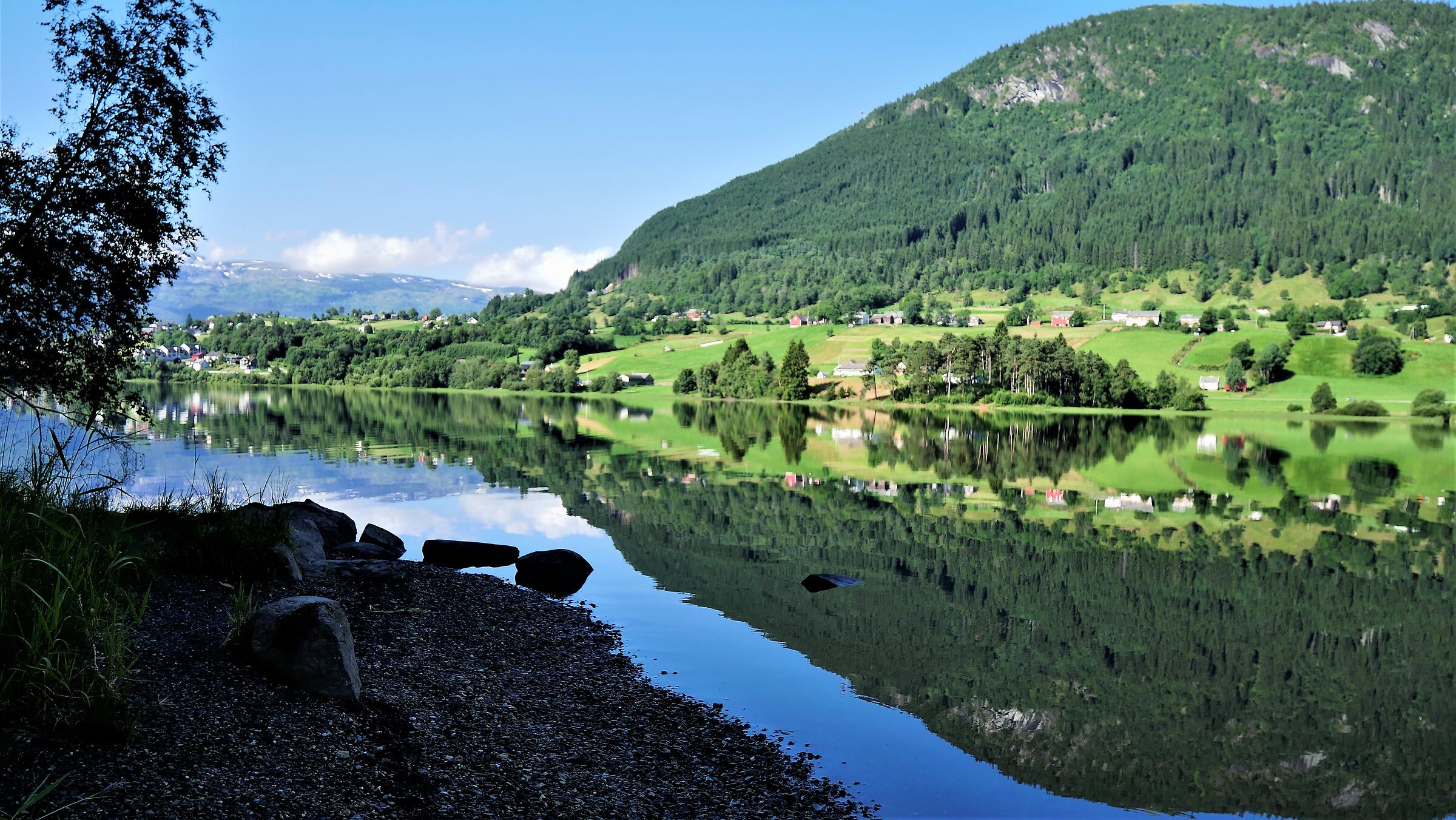 vista sulle montagne che circondano Voss (Norvegia)