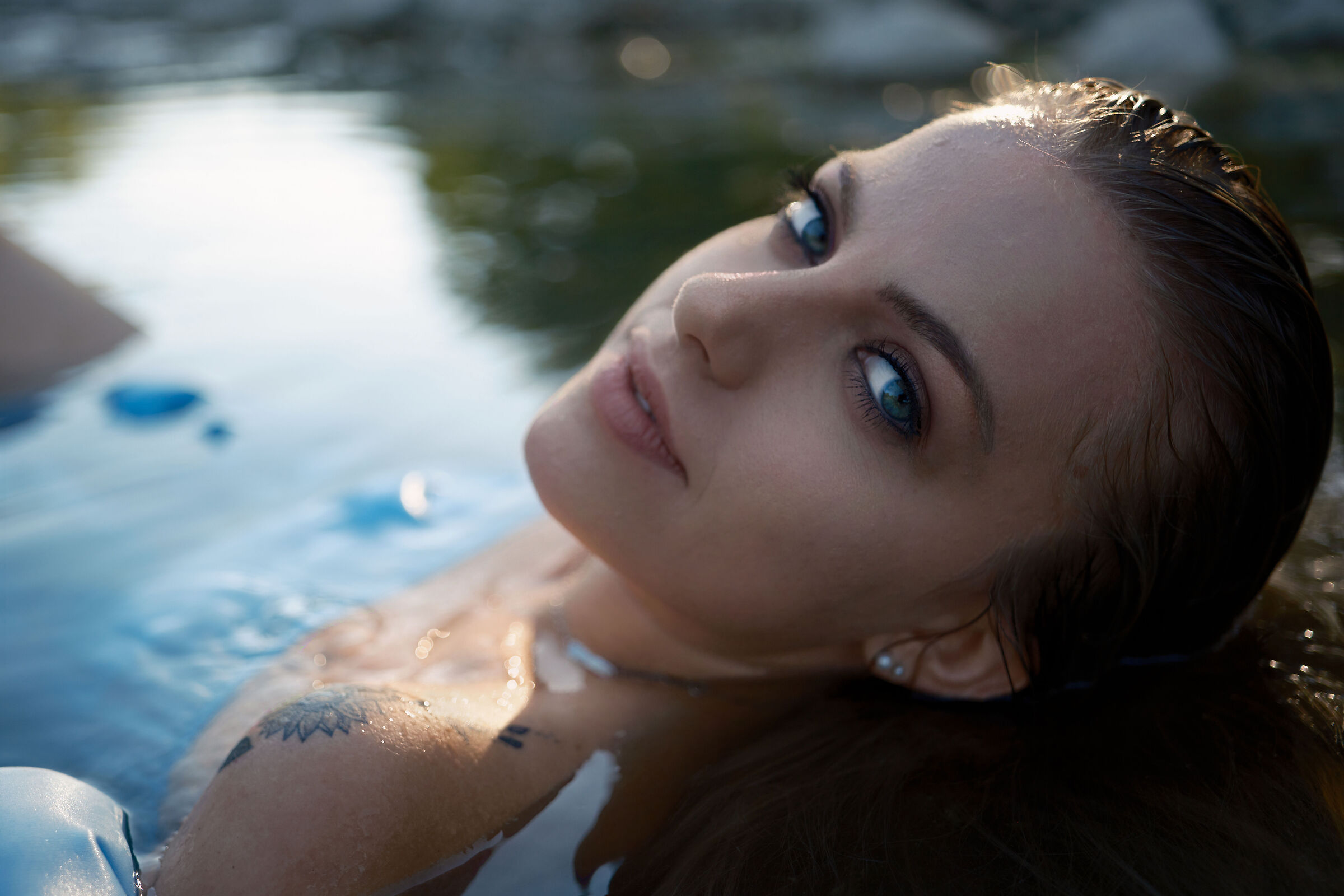 Chiara - So deep that nothing is the sea...