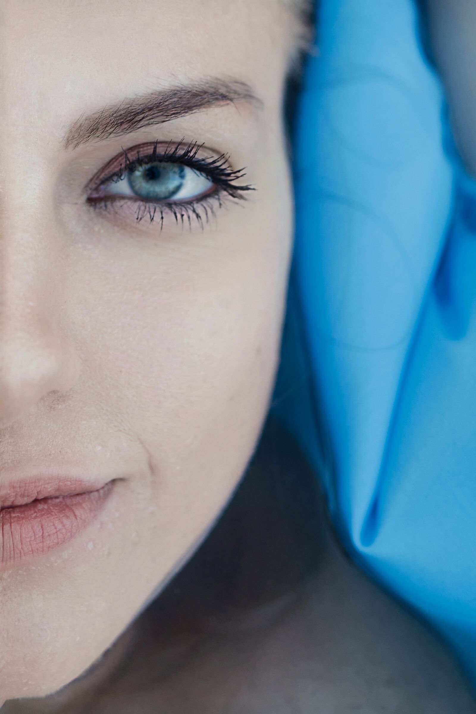 Chiara - So deep that nothing is the sea...