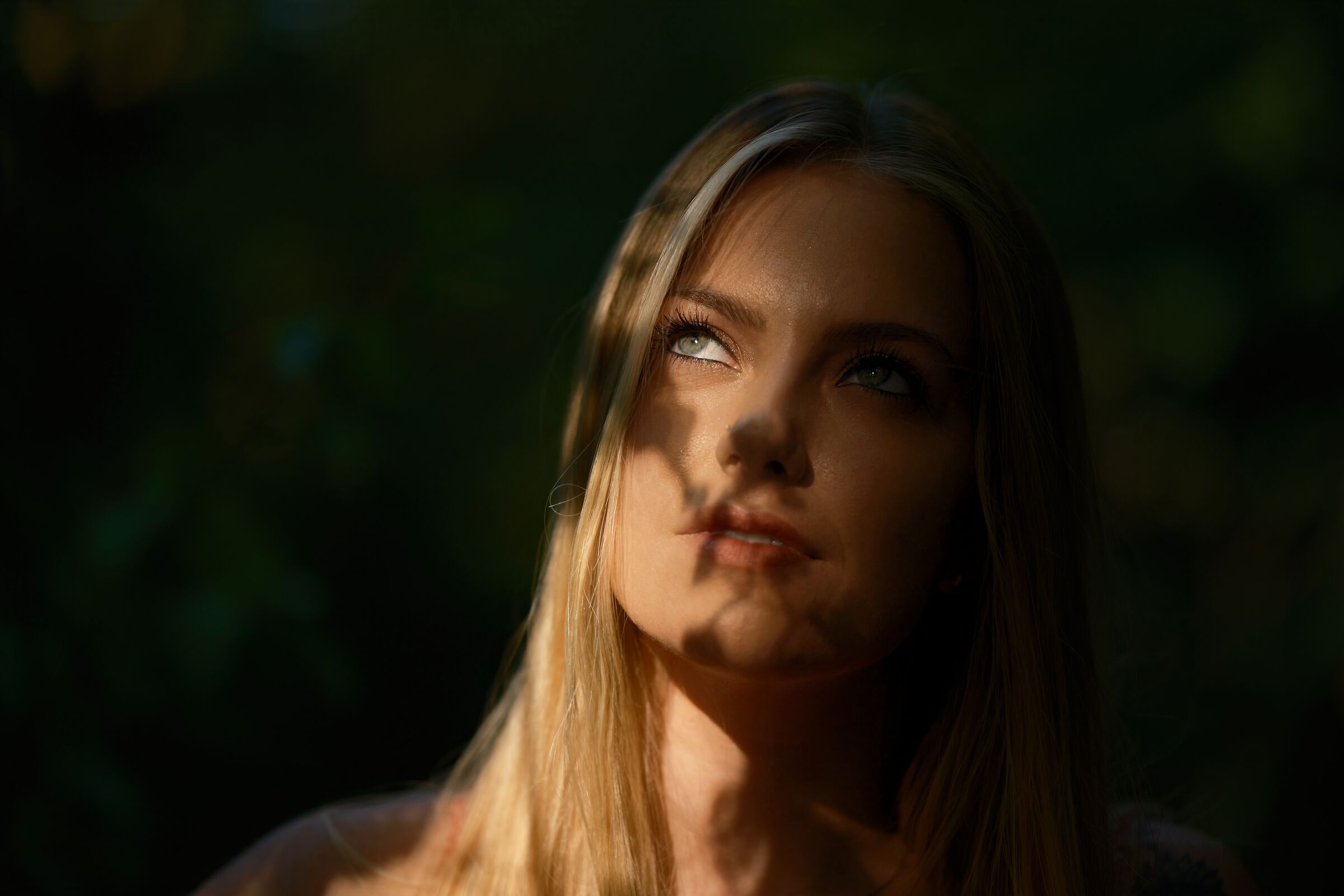 Chiara - So deep that nothing is the sea...