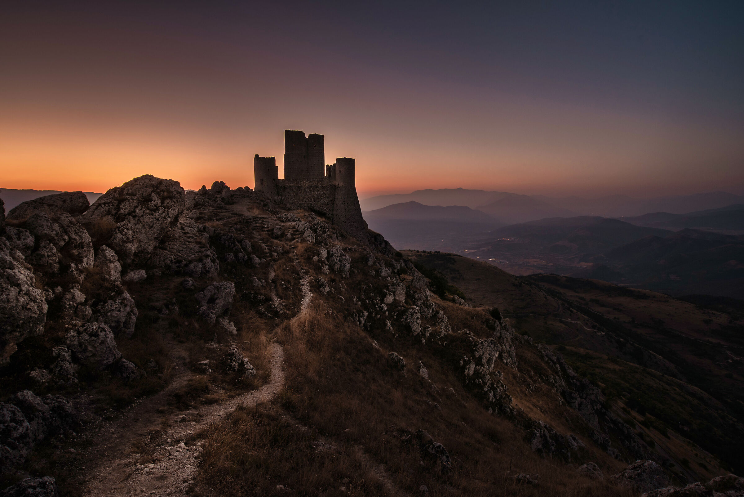 Aspettando l'alba sulla Rocca