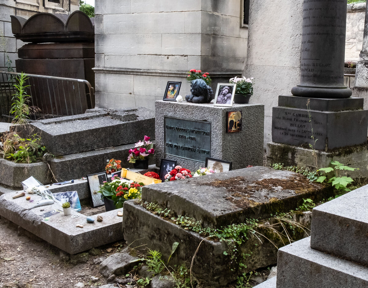 JDM cemetery of artists