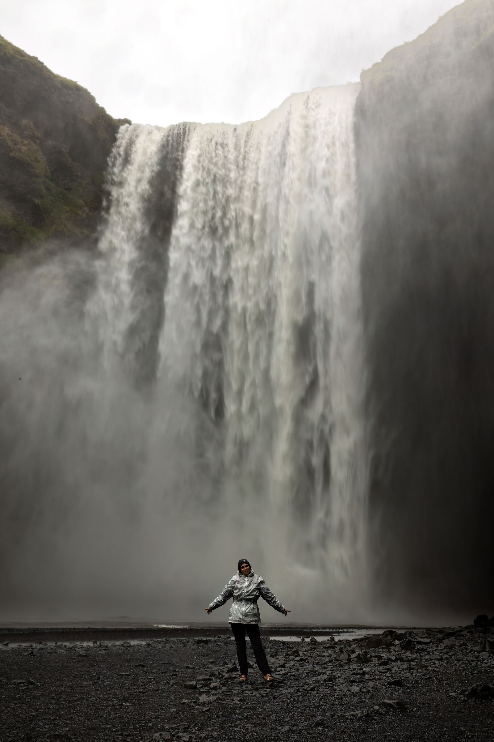 Elena under Skogafoss