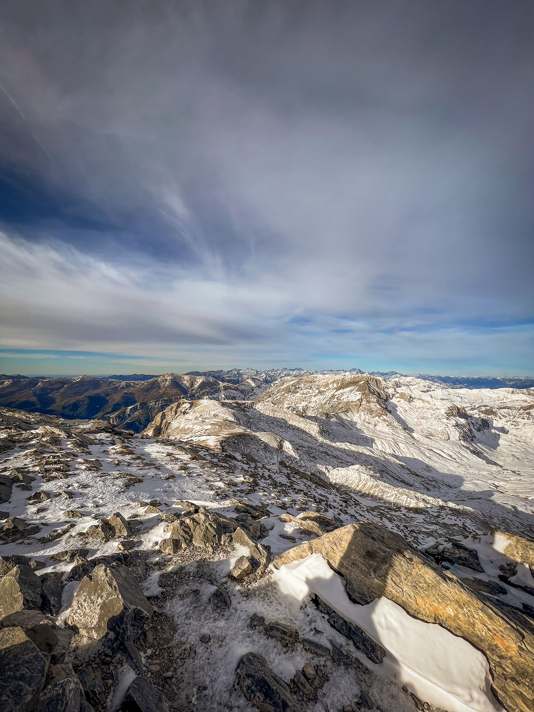 Vista del Mongioie - 2664 m - Alpi Liguri