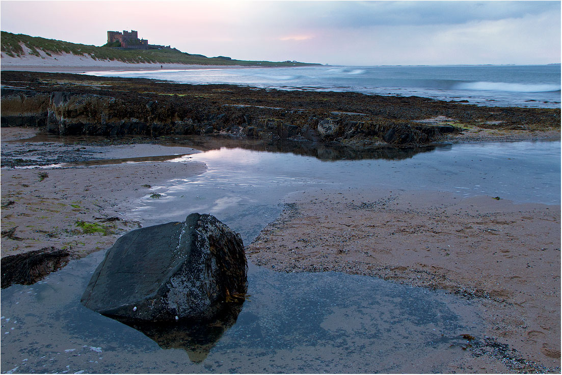 Spiaggia e castello di Bamburgh (Northumberland)