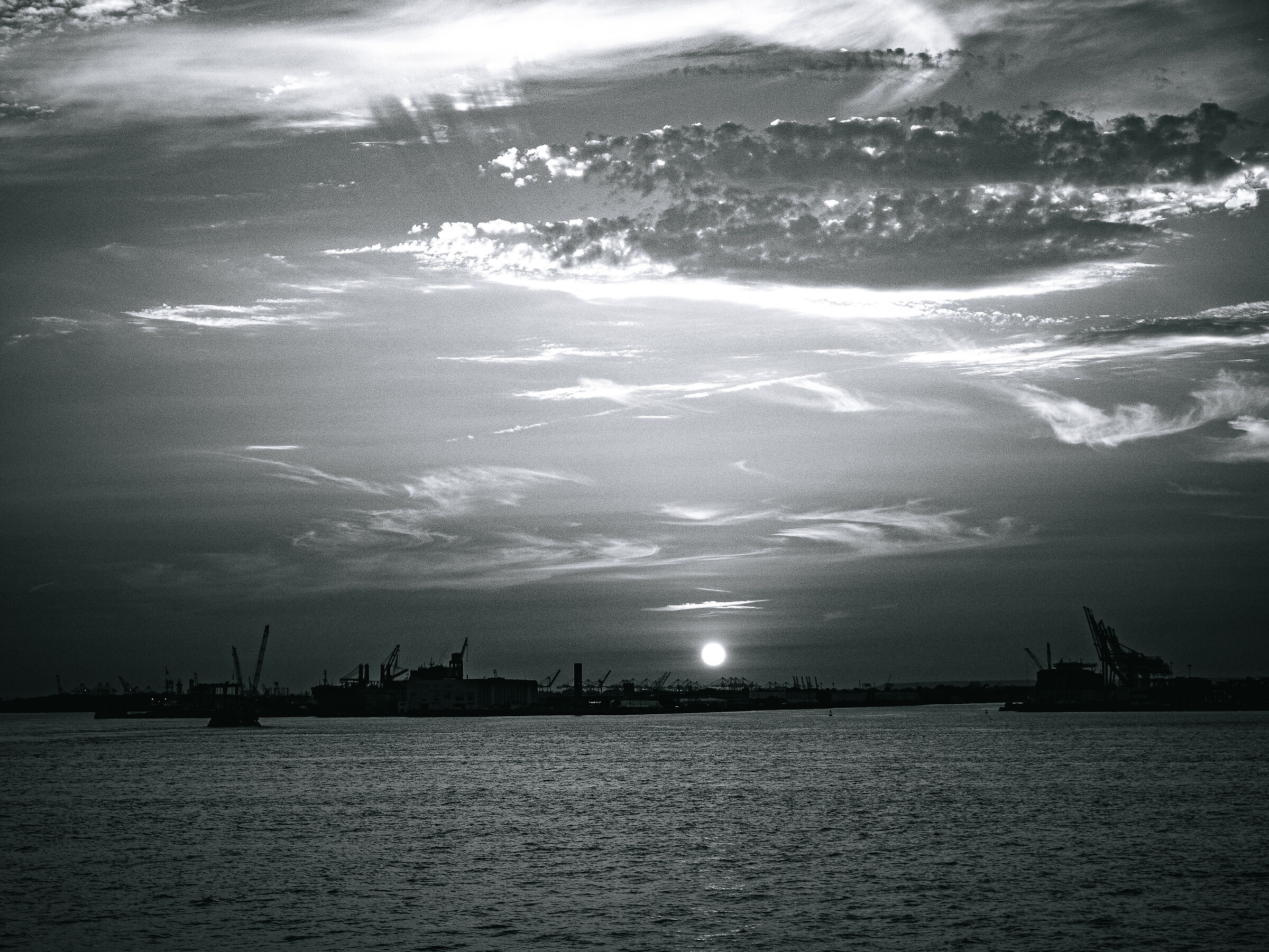 Staten Island Ferry Sunset (B/N)