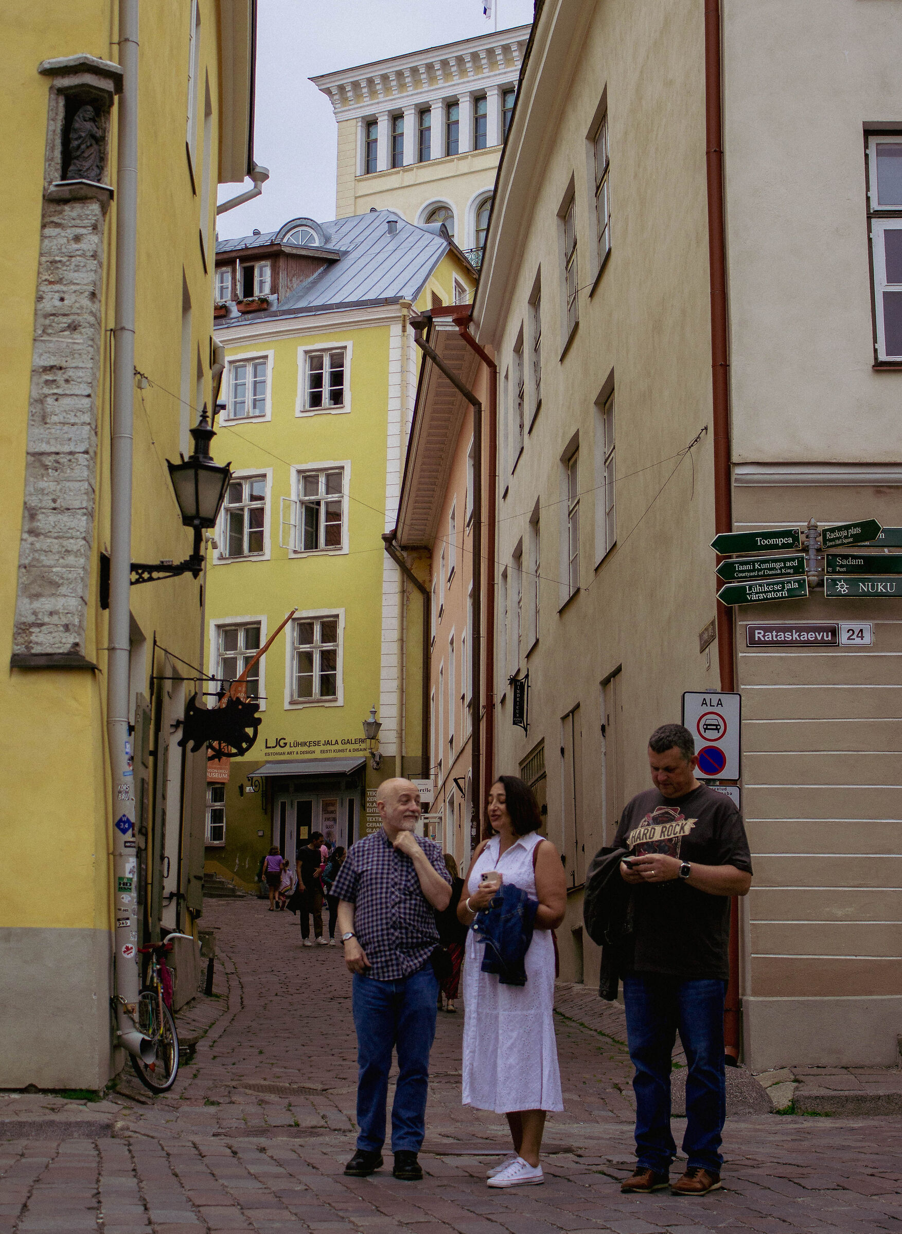 Persone random in Tallin, Estonia, 2023