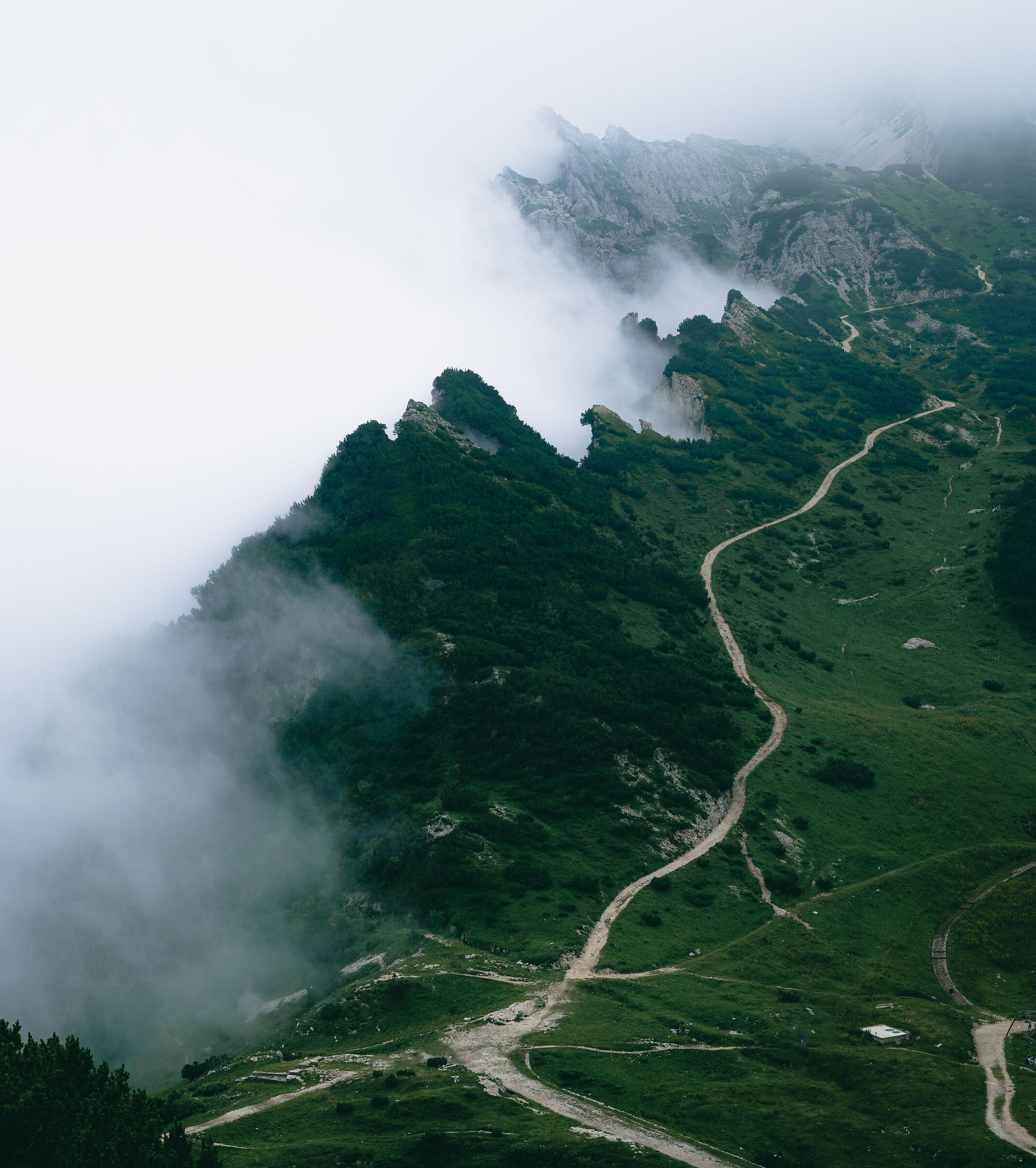 When the clouds embrace the mountains