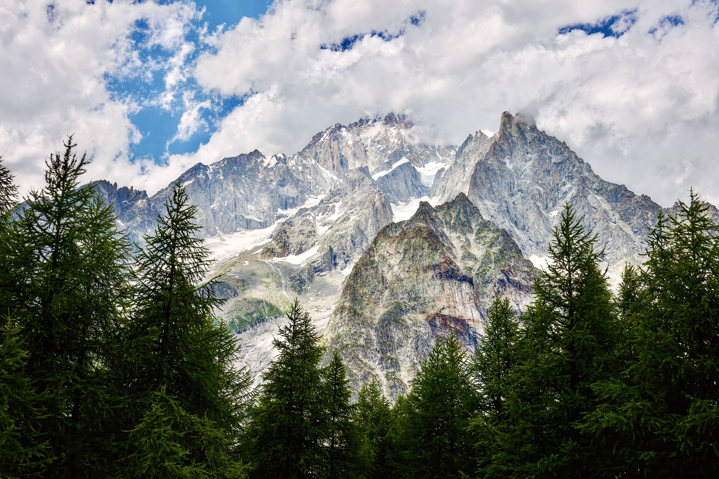 Su, verso il Monte Bianco