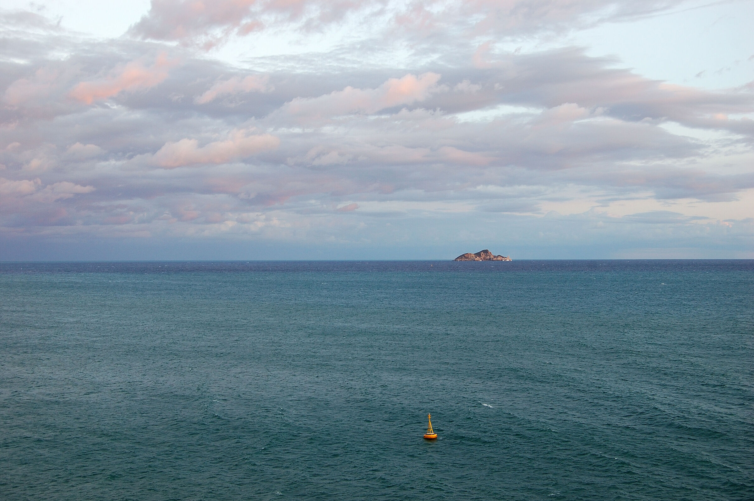 Isola di Cerboli, vista da Piombino