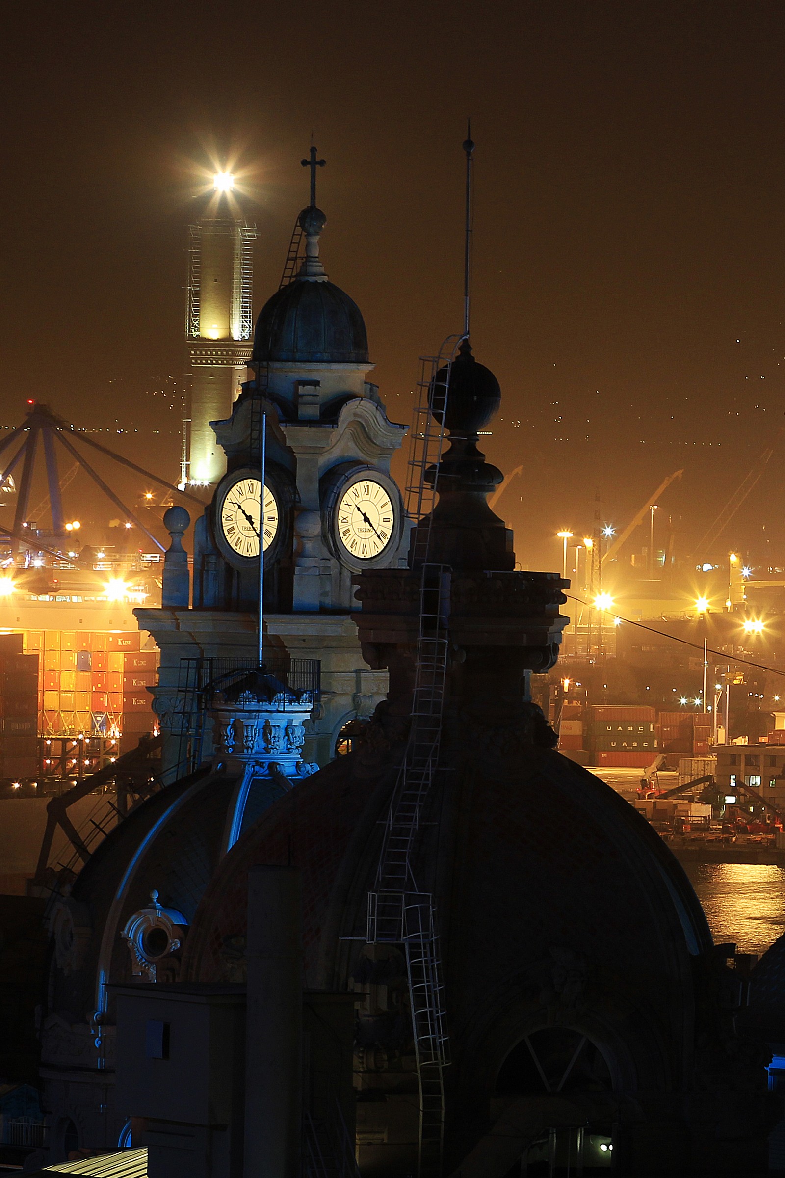 Genoa by night 8