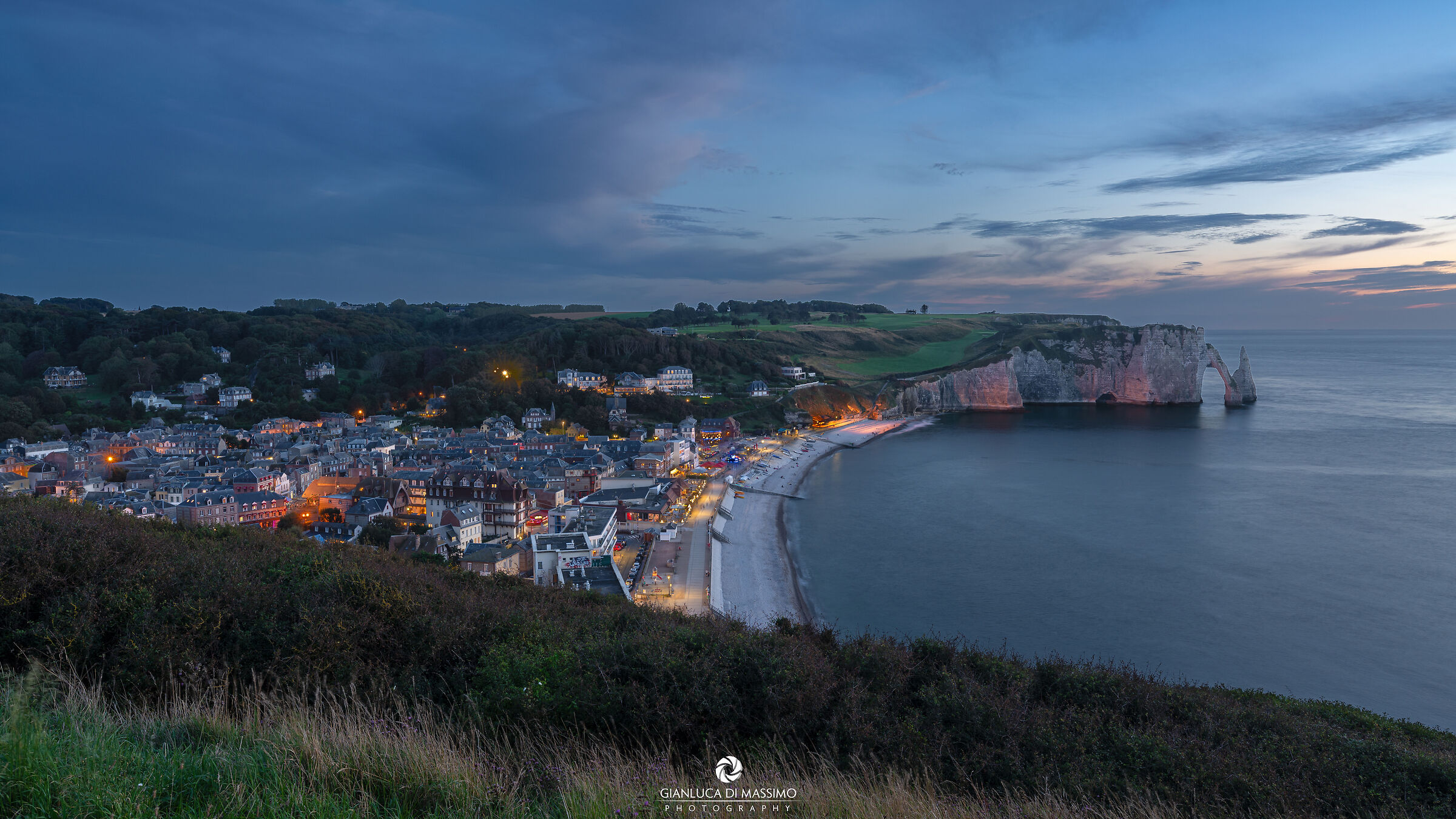 Night in Étretat