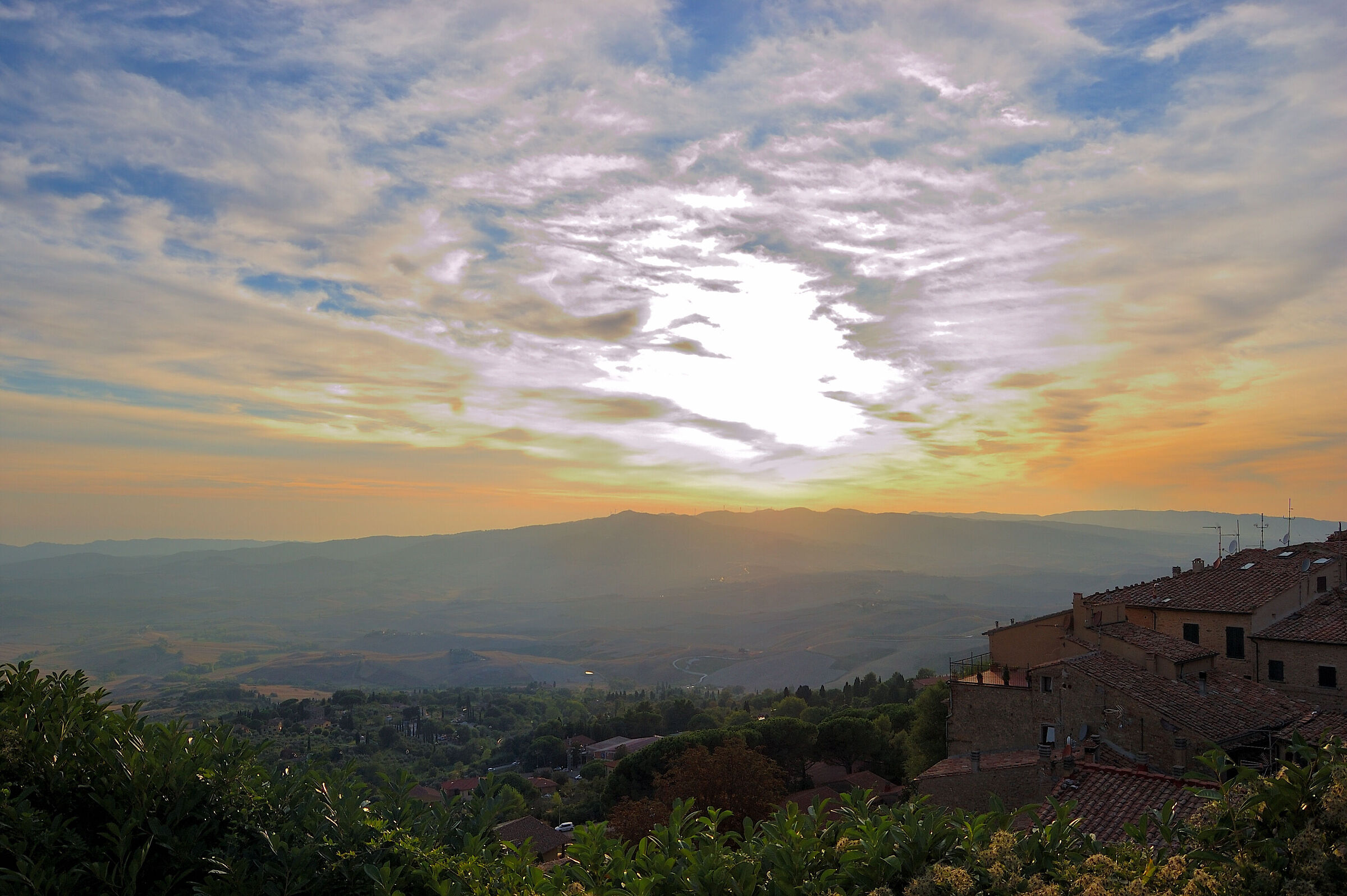 Tramonto su Volterra