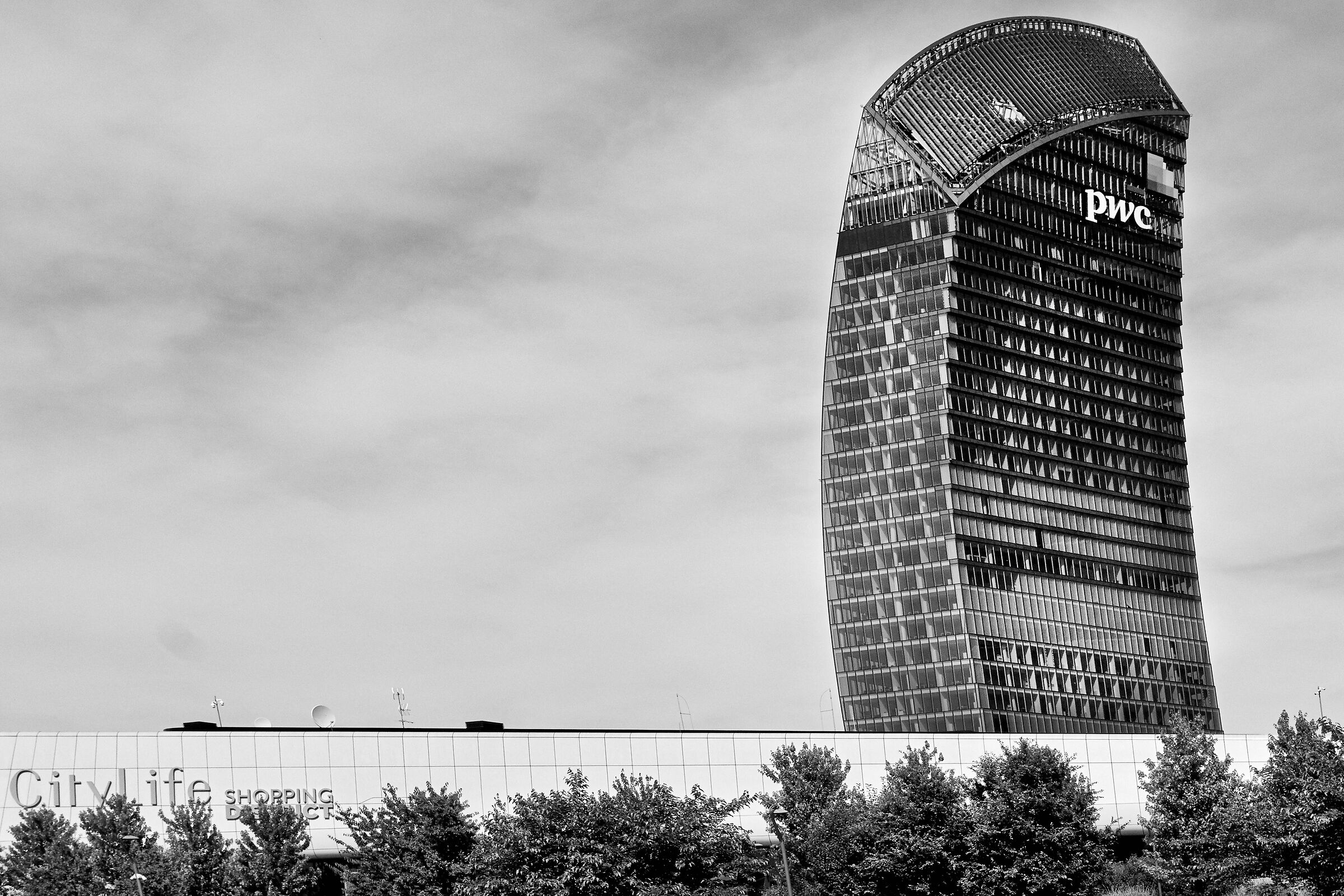 MILAN 4