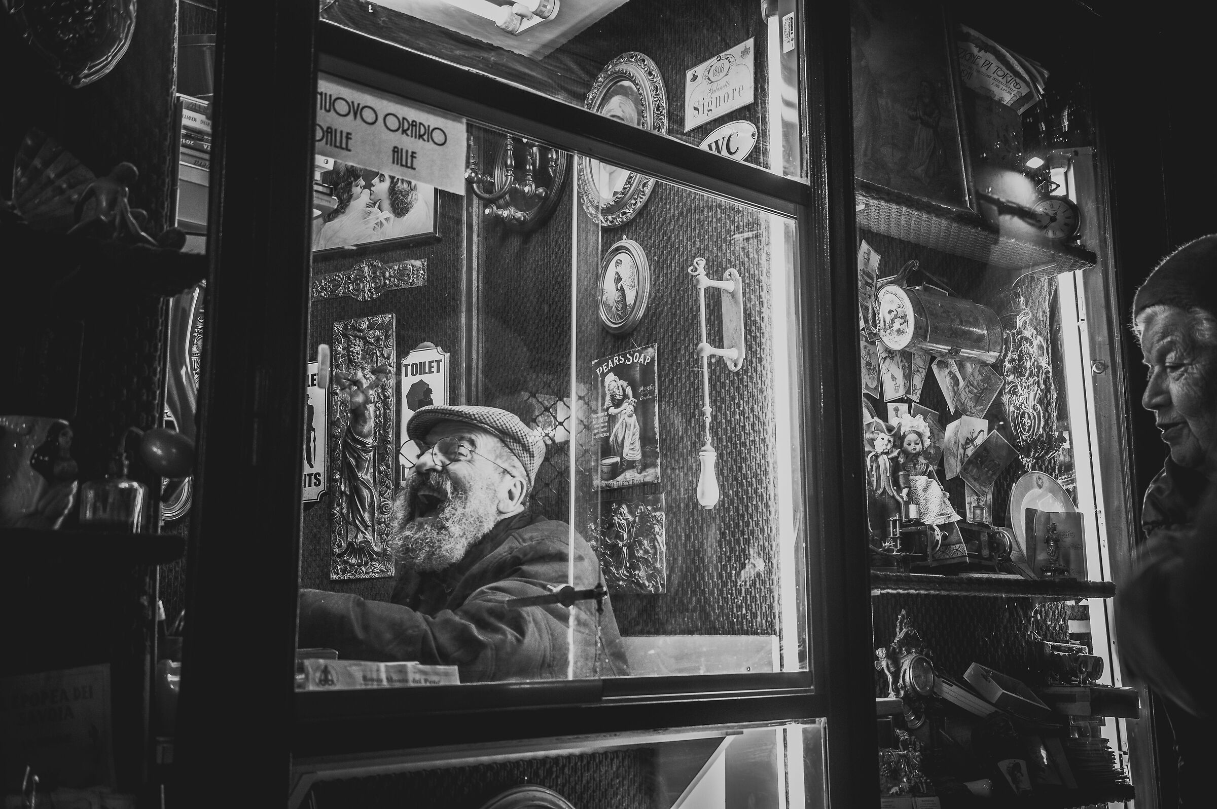 Mr. Antonio, the smallest shop in Turin
