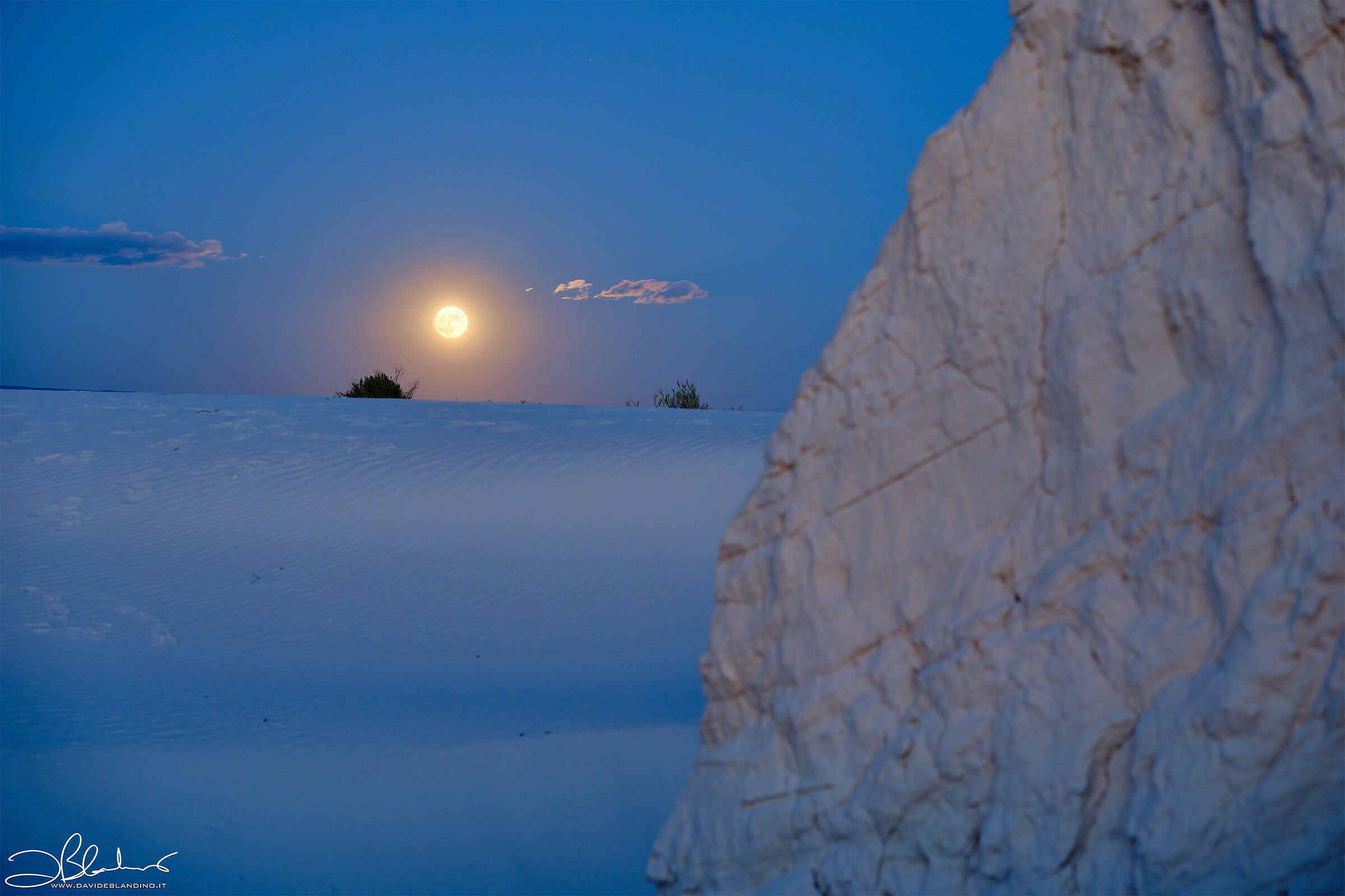 Moonrise in White Sands (nm)