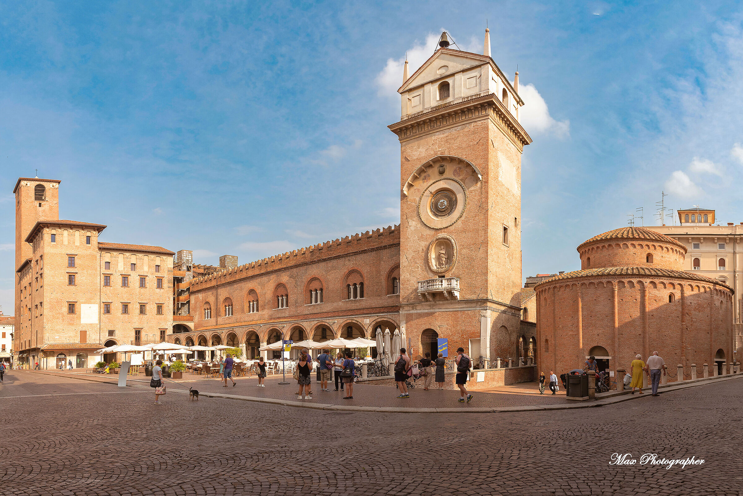 Mantova - Piazza delle Erbe - Wide View