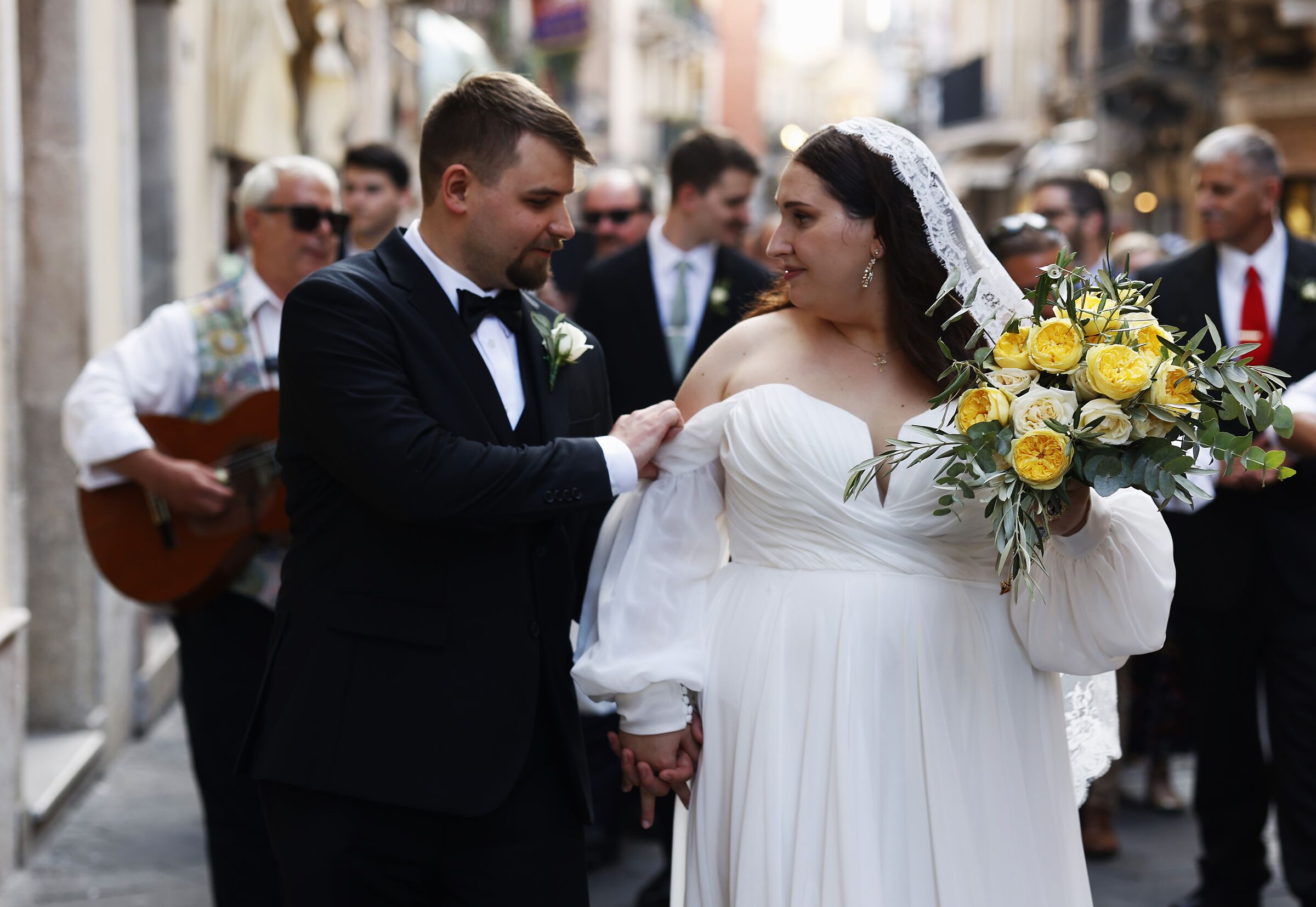 Taormina: oggi sposi