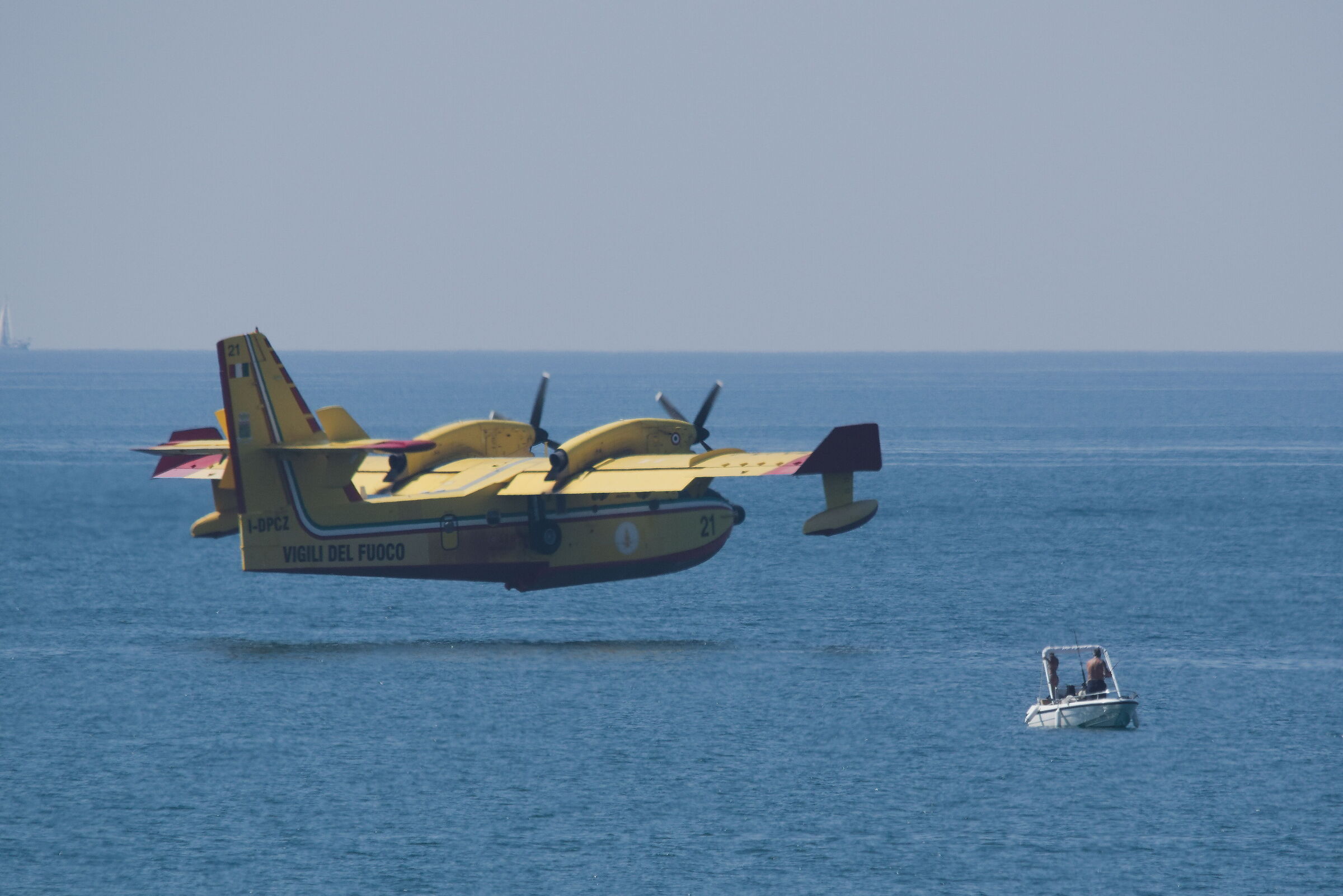 Canadair in azione