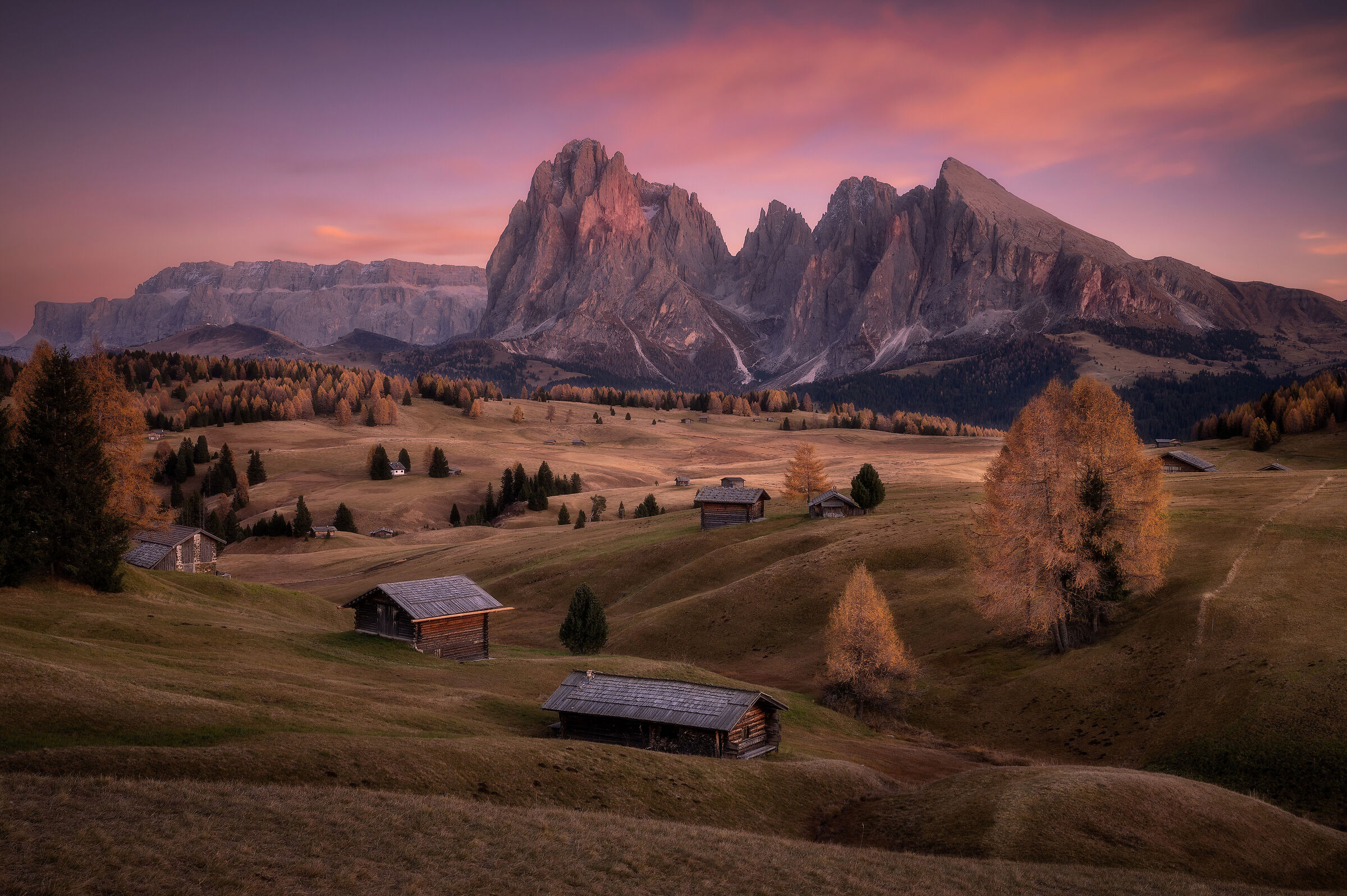 Alpe di Siusi, con i maestosi Sasso Lungo e Sass Piatto
