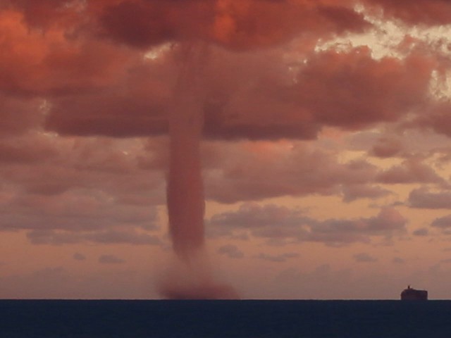 tromba marina e la nave