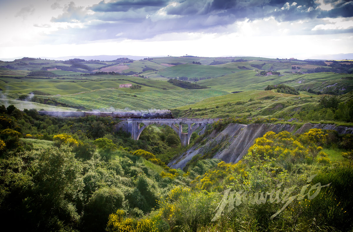 Montalceto a primavera...tempestosa