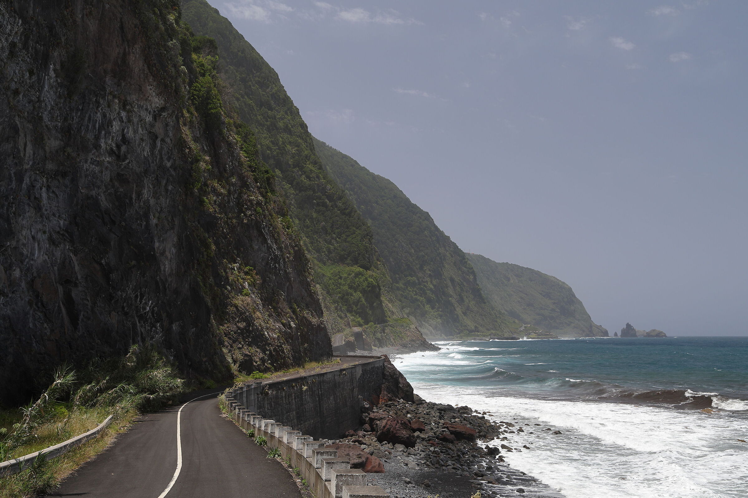 Strada nebbiosa